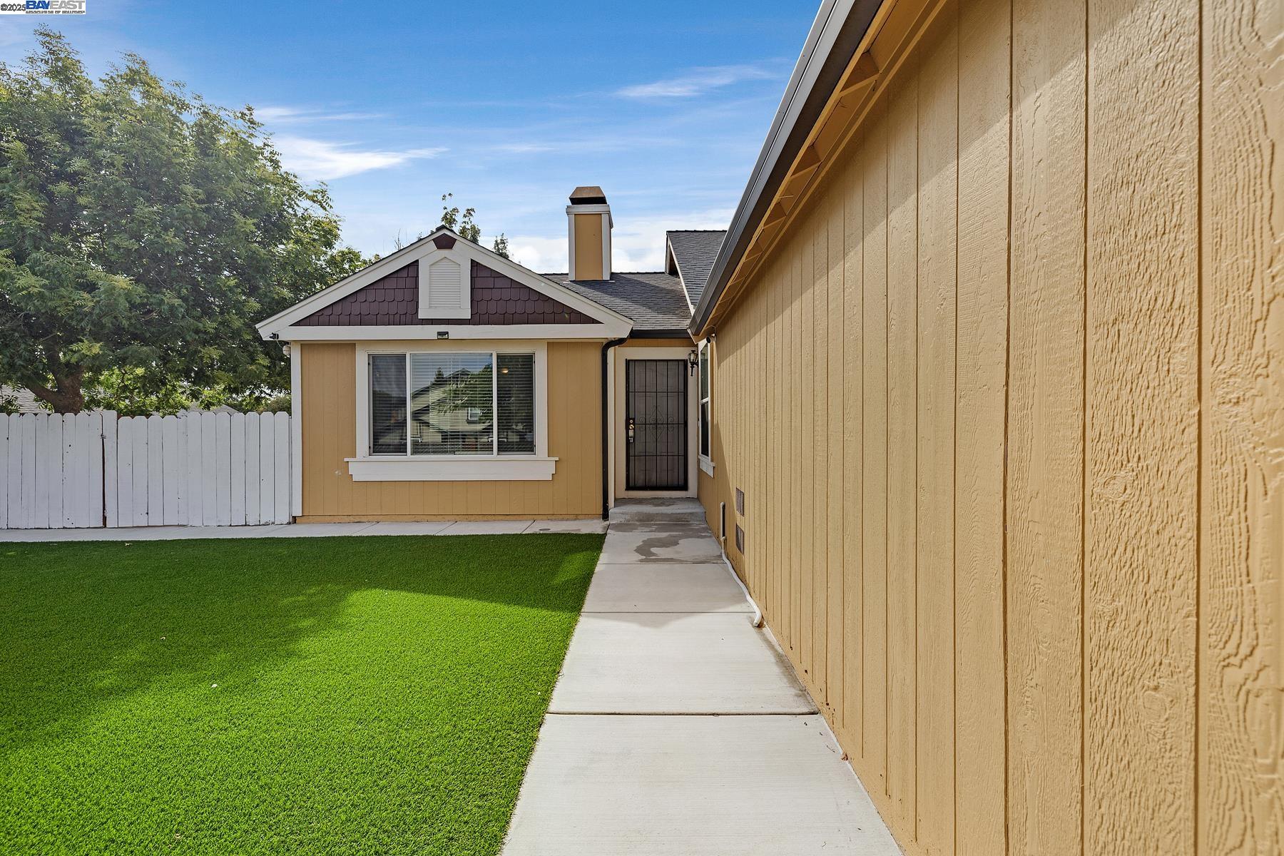 Detail Gallery Image 5 of 41 For 106 Fieldstone Way, Vallejo,  CA 94589 - 3 Beds | 2 Baths