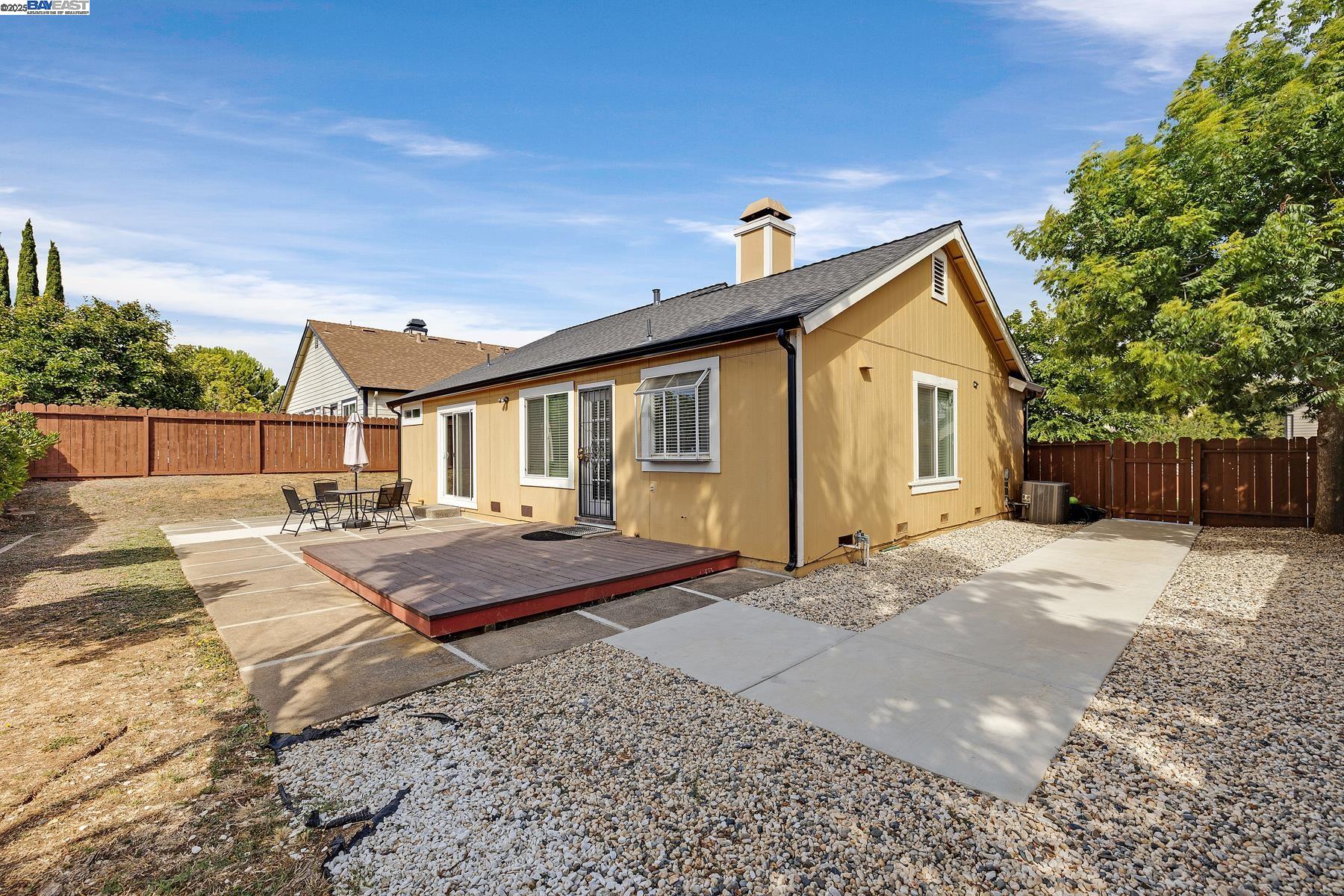 Detail Gallery Image 7 of 41 For 106 Fieldstone Way, Vallejo,  CA 94589 - 3 Beds | 2 Baths