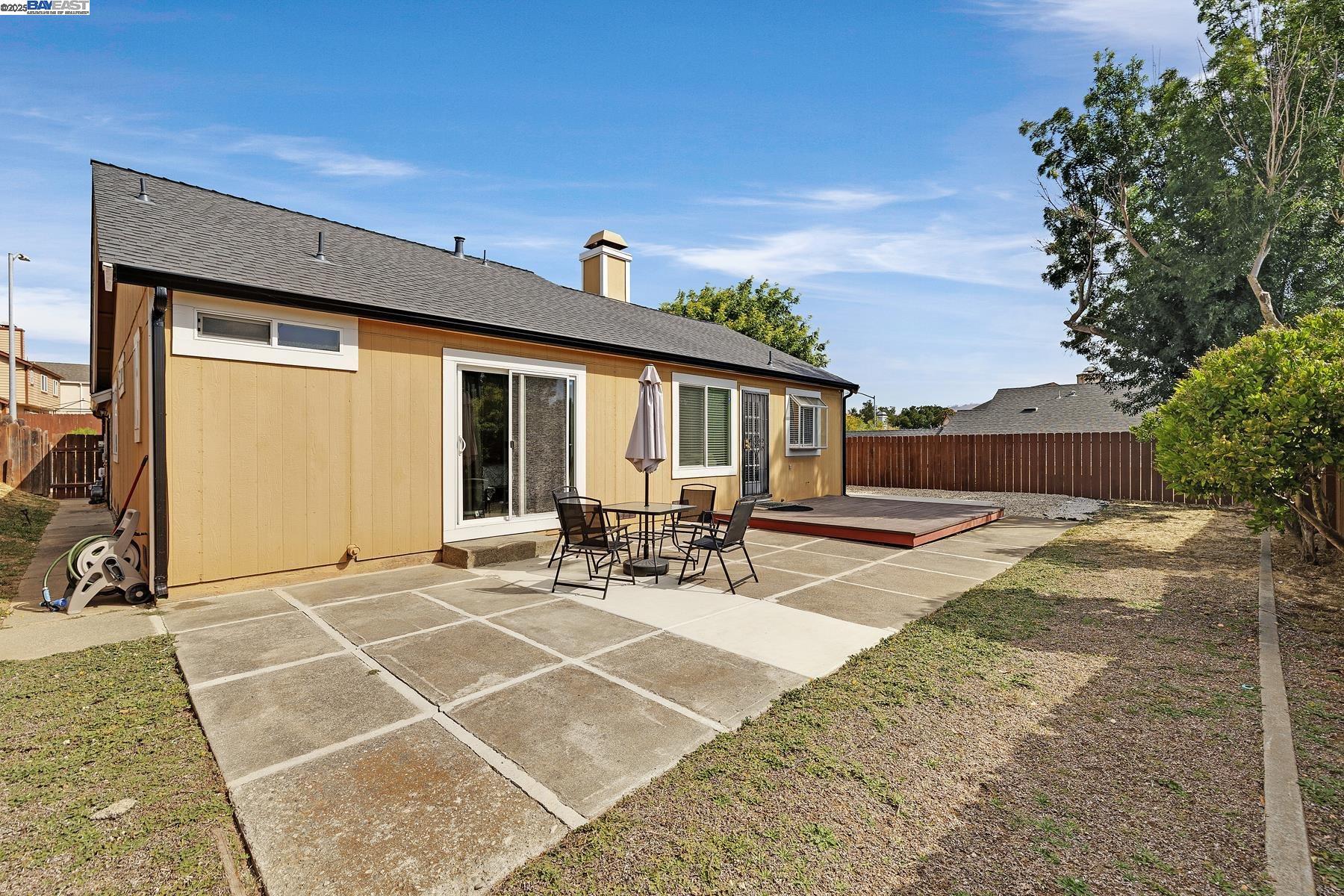 Detail Gallery Image 9 of 41 For 106 Fieldstone Way, Vallejo,  CA 94589 - 3 Beds | 2 Baths