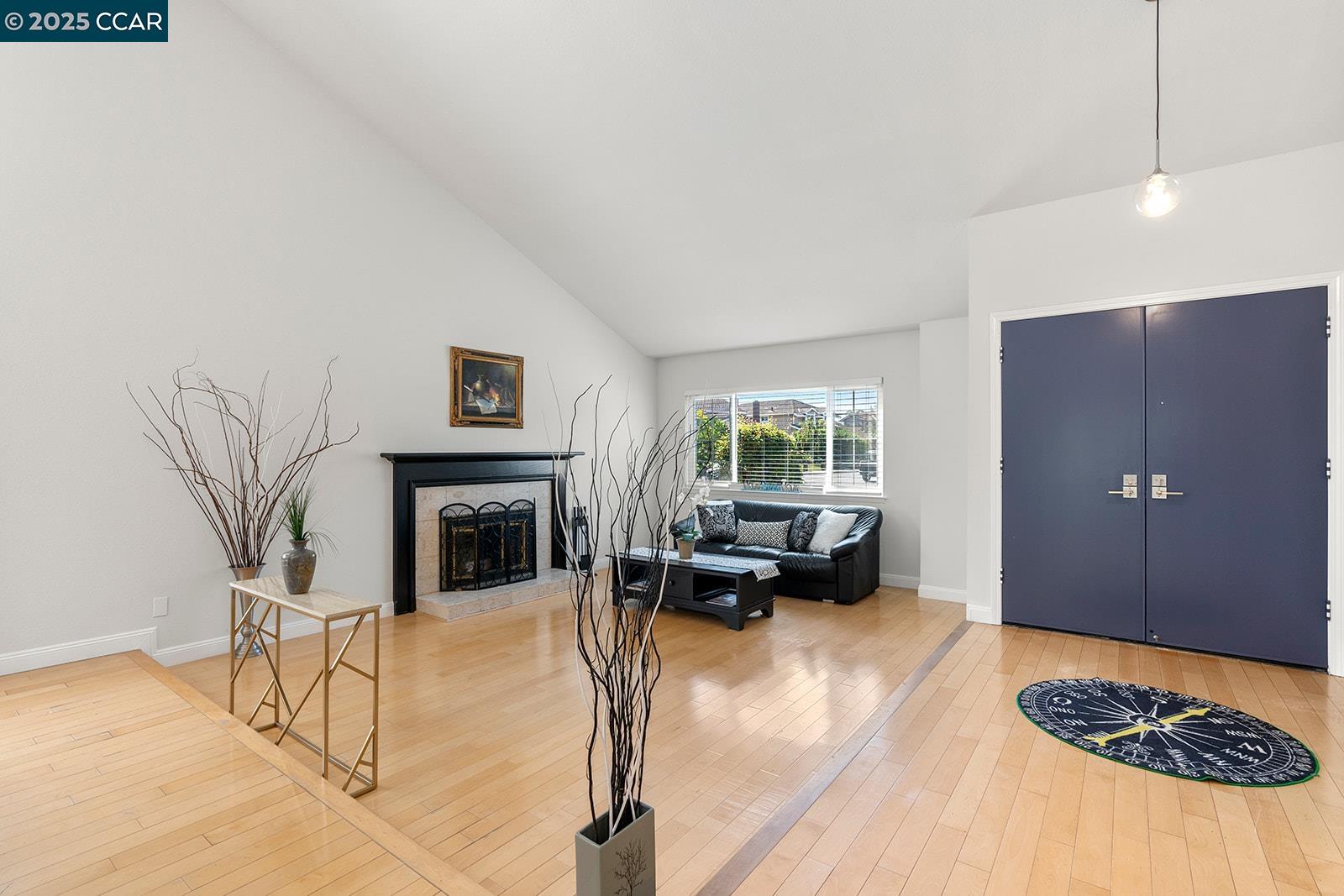 Detail Gallery Image 11 of 42 For 265 Woodbridge Cir, San Mateo,  CA 94403 - 3 Beds | 2 Baths