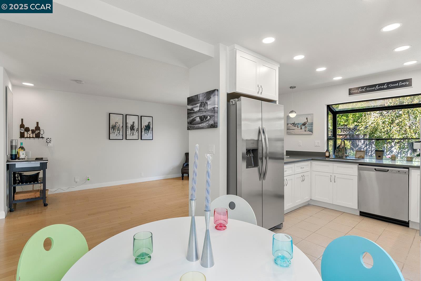 Detail Gallery Image 21 of 42 For 265 Woodbridge Cir, San Mateo,  CA 94403 - 3 Beds | 2 Baths
