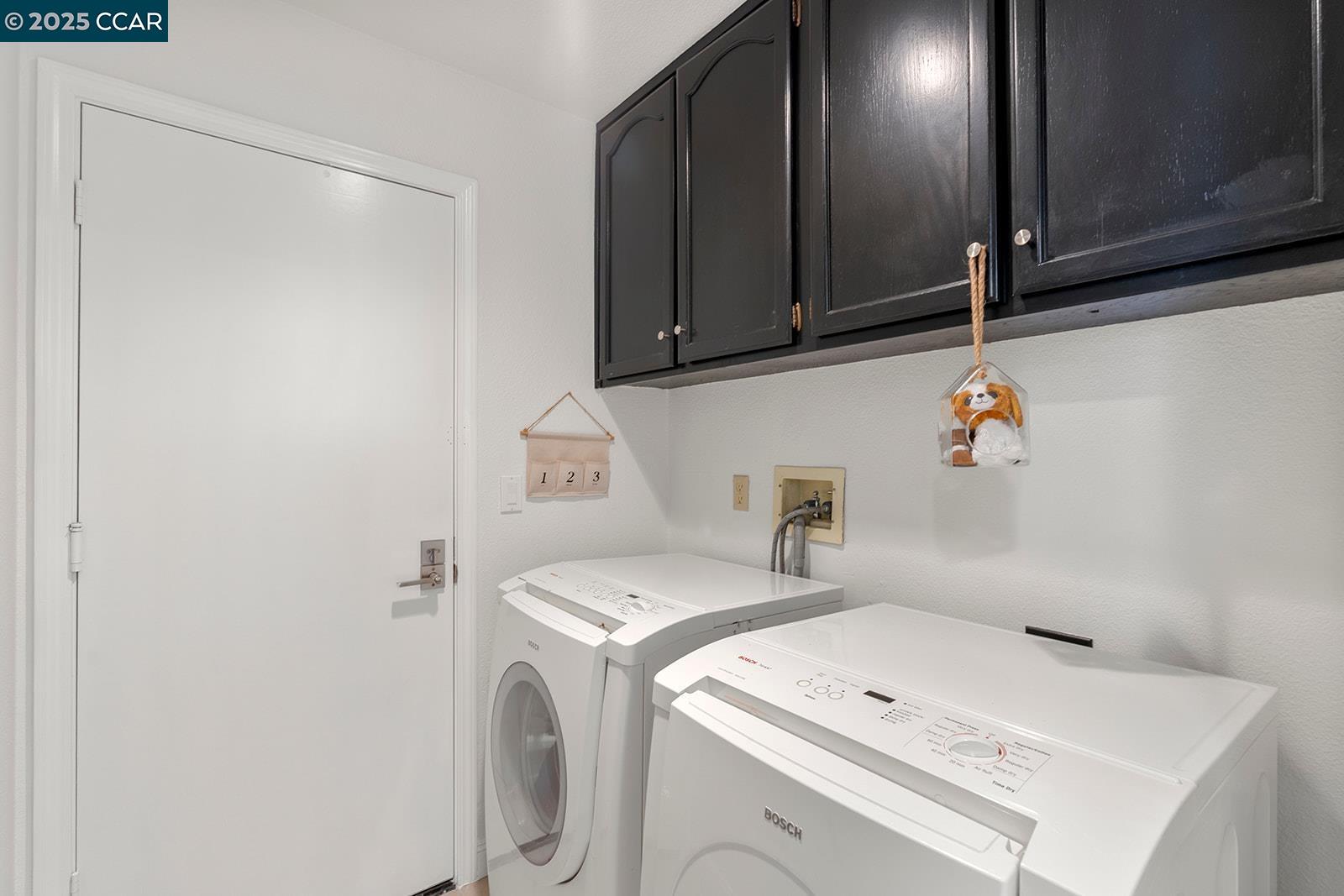 Detail Gallery Image 26 of 42 For 265 Woodbridge Cir, San Mateo,  CA 94403 - 3 Beds | 2 Baths