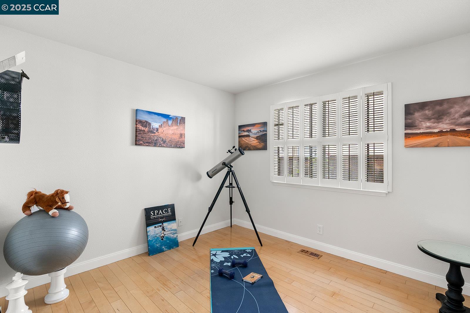 Detail Gallery Image 27 of 42 For 265 Woodbridge Cir, San Mateo,  CA 94403 - 3 Beds | 2 Baths