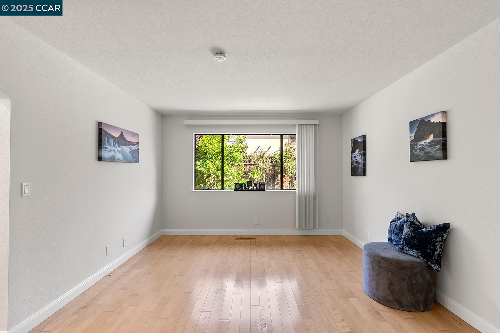 Detail Gallery Image 32 of 42 For 265 Woodbridge Cir, San Mateo,  CA 94403 - 3 Beds | 2 Baths