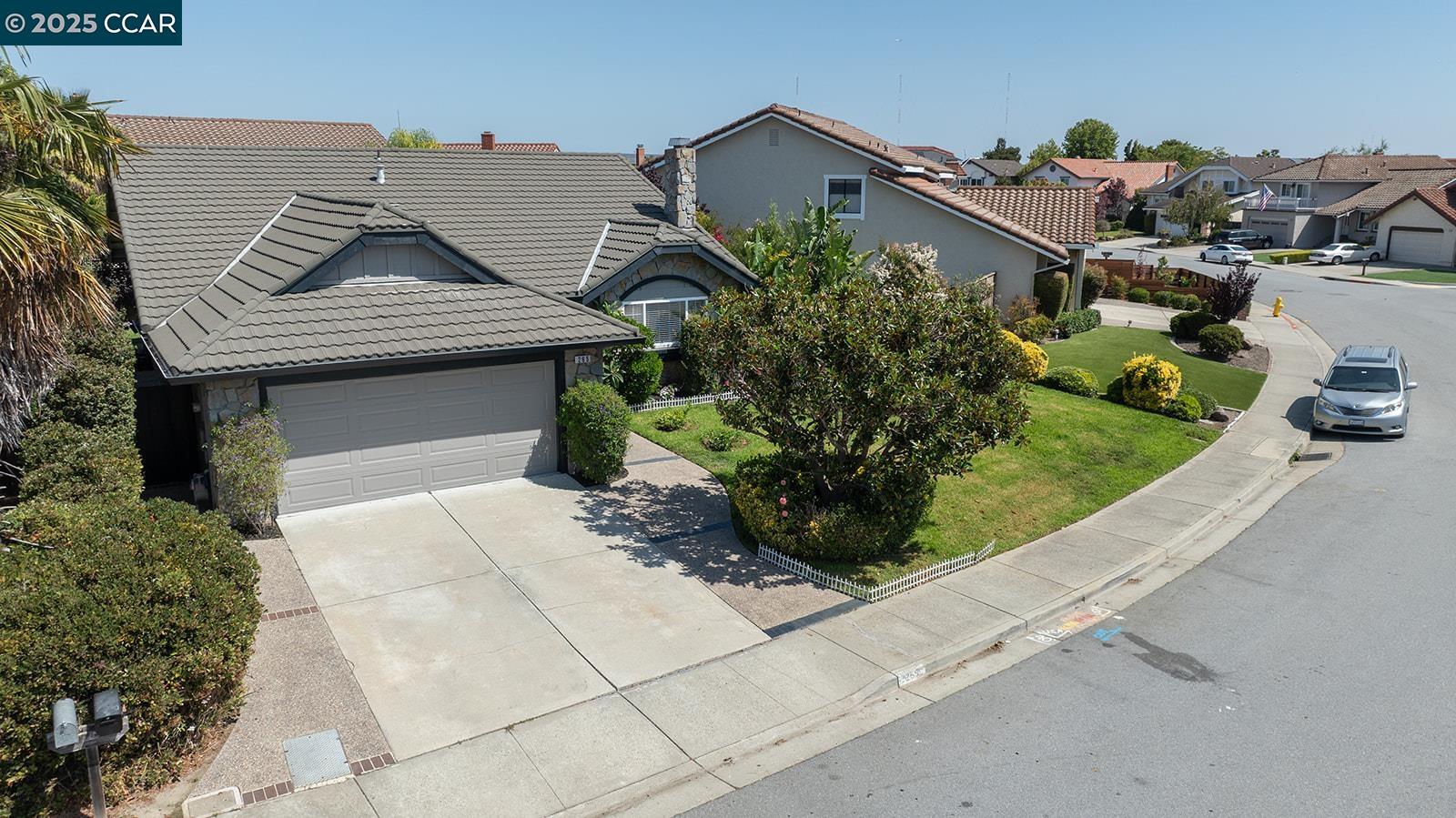 Detail Gallery Image 8 of 42 For 265 Woodbridge Cir, San Mateo,  CA 94403 - 3 Beds | 2 Baths