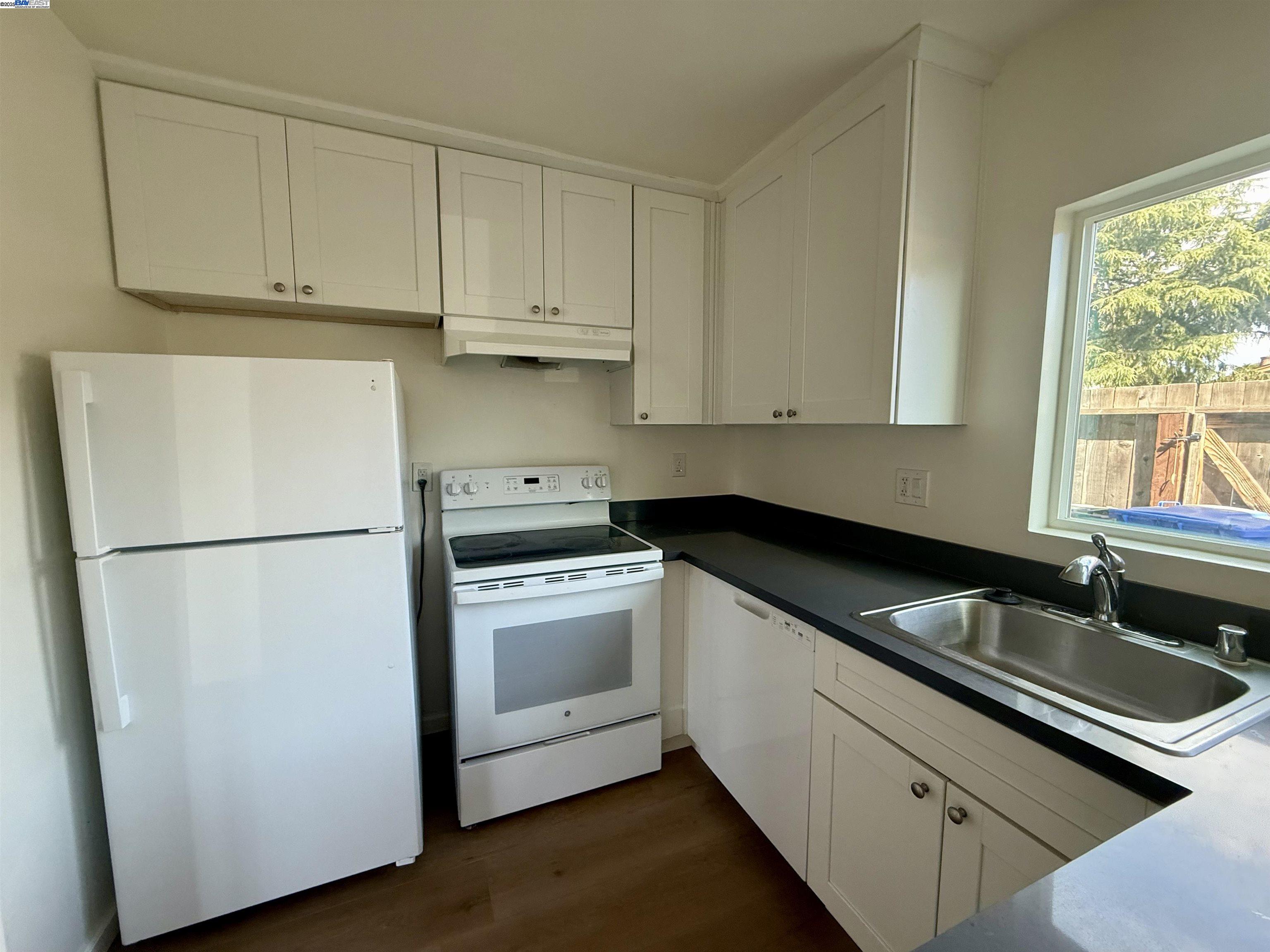 Detail Gallery Image 2 of 38 For 4632 Balboa Way, Fremont,  CA 94536 - 2 Beds | 1/1 Baths