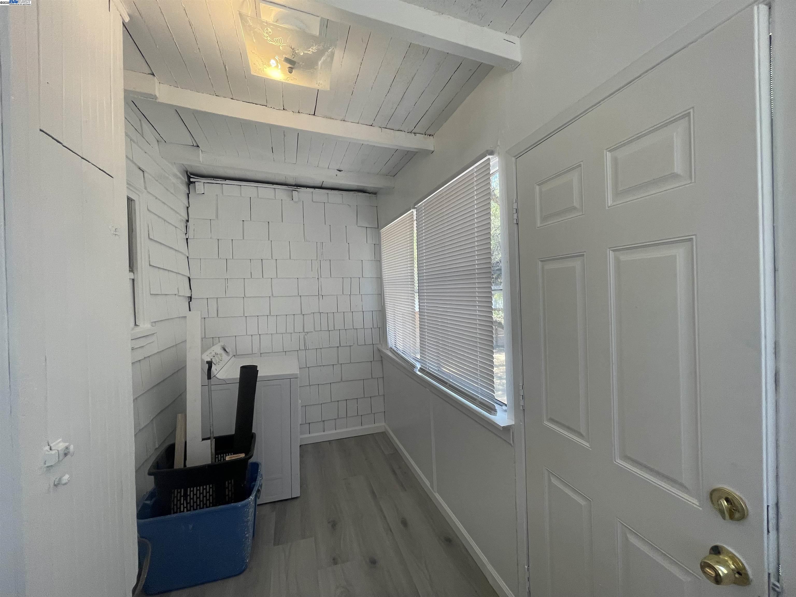 Detail Gallery Image 11 of 23 For 2311 82nd Ave, Oakland,  CA 94605 - 3 Beds | 1 Baths