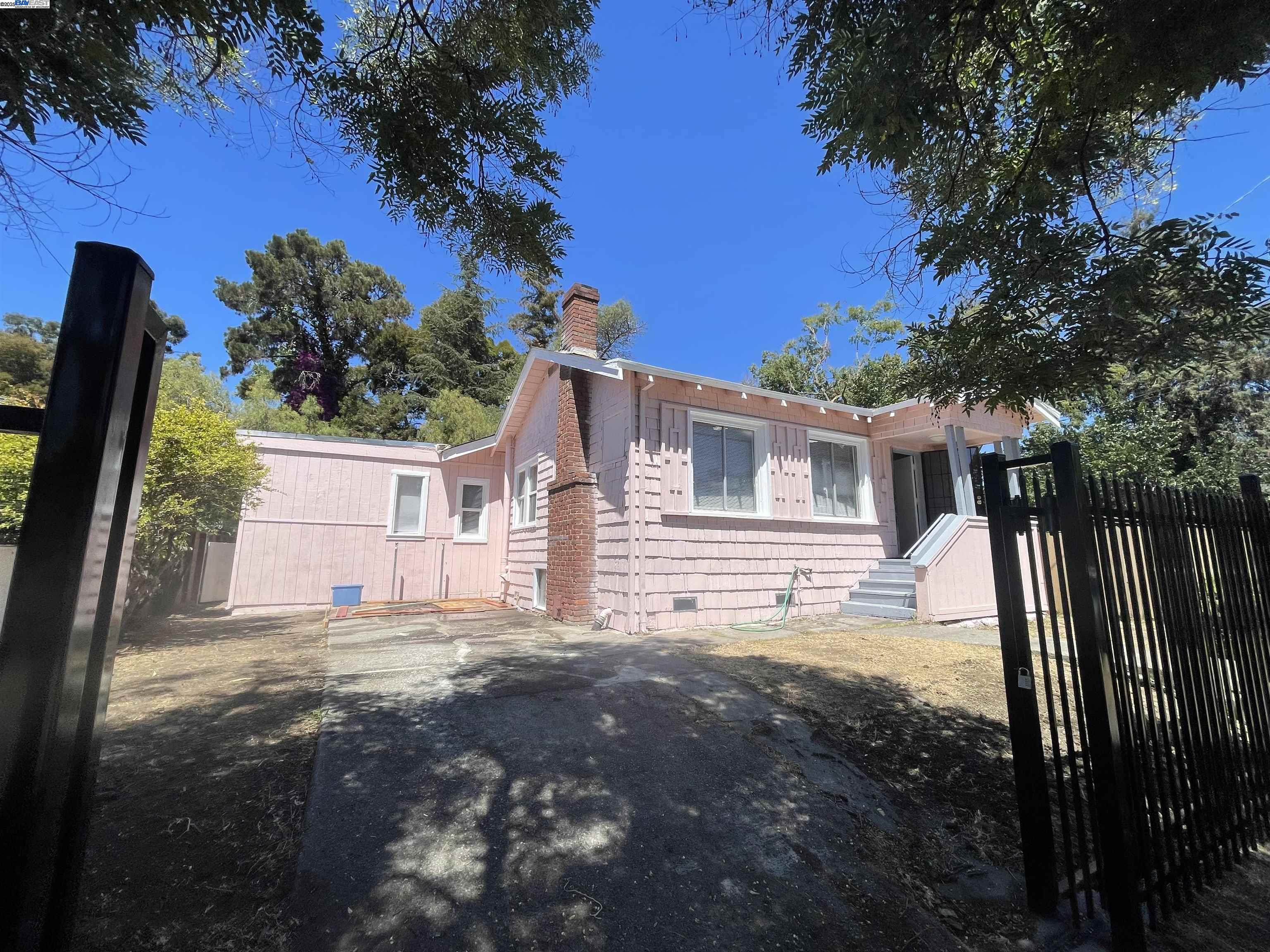 Detail Gallery Image 23 of 23 For 2311 82nd Ave, Oakland,  CA 94605 - 3 Beds | 1 Baths