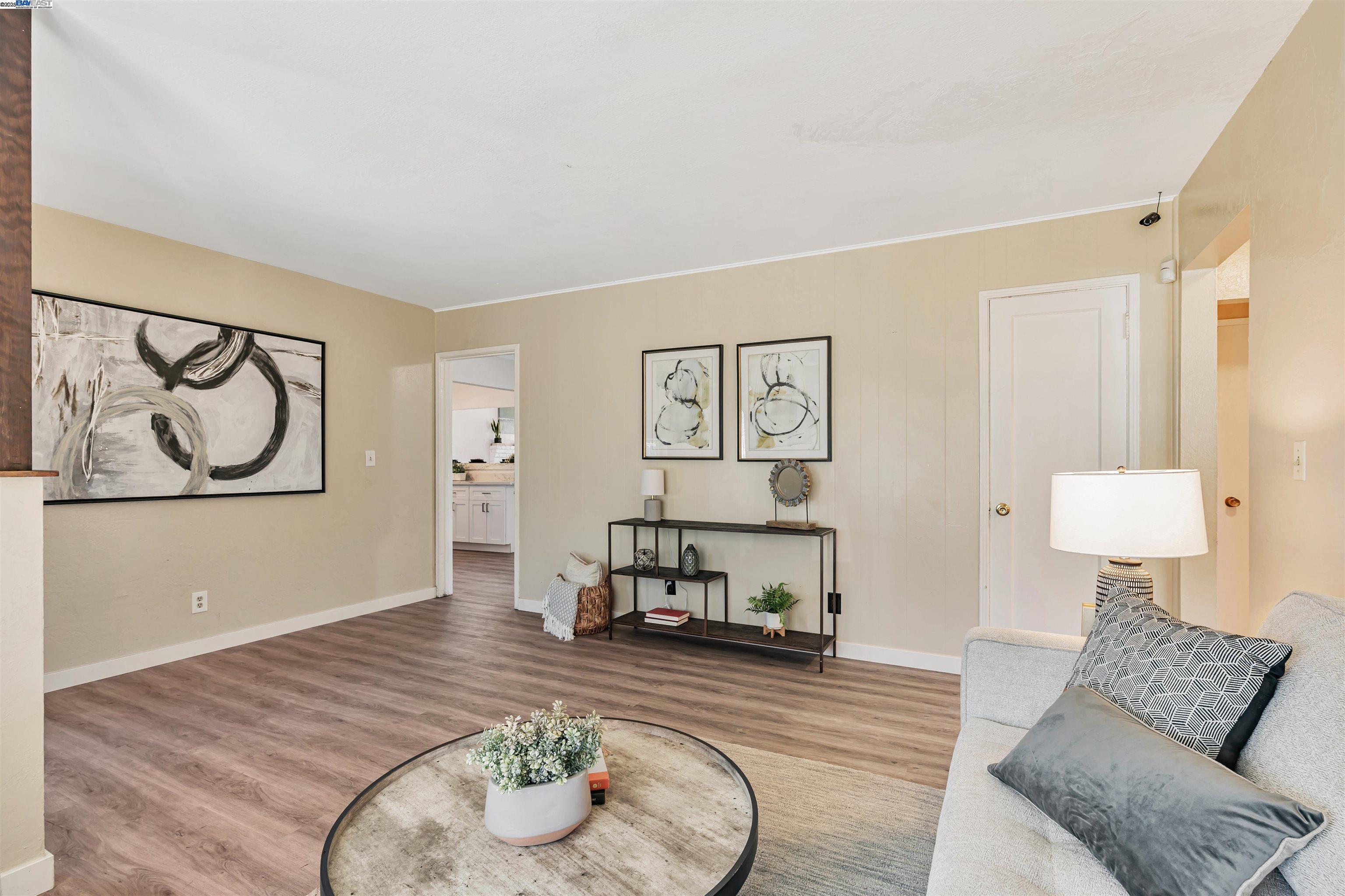 Detail Gallery Image 4 of 34 For 2884 W Rose St, Stockton,  CA 95203 - 3 Beds | 2 Baths