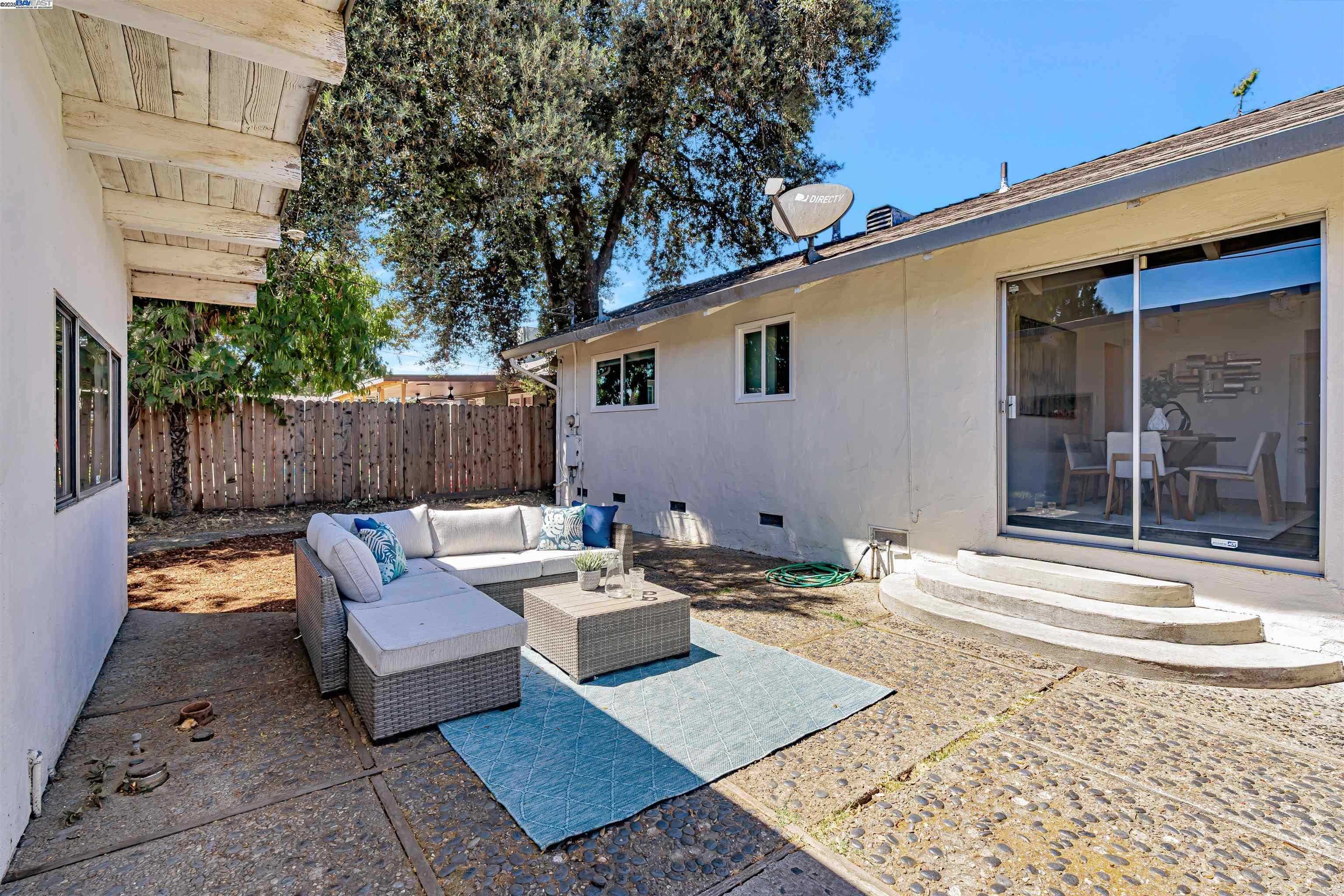 Detail Gallery Image 32 of 34 For 2884 W Rose St, Stockton,  CA 95203 - 3 Beds | 2 Baths