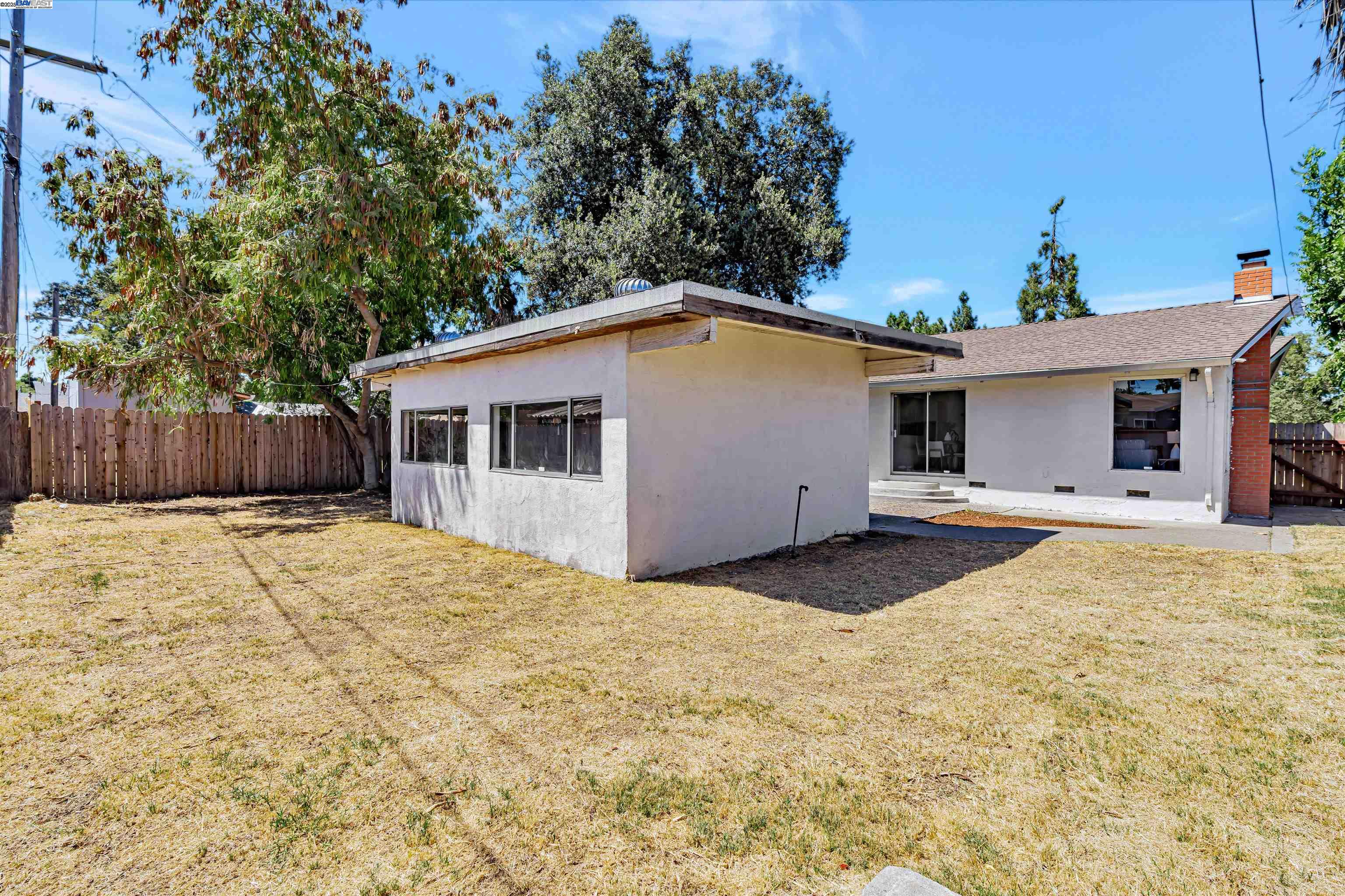 Detail Gallery Image 34 of 34 For 2884 W Rose St, Stockton,  CA 95203 - 3 Beds | 2 Baths
