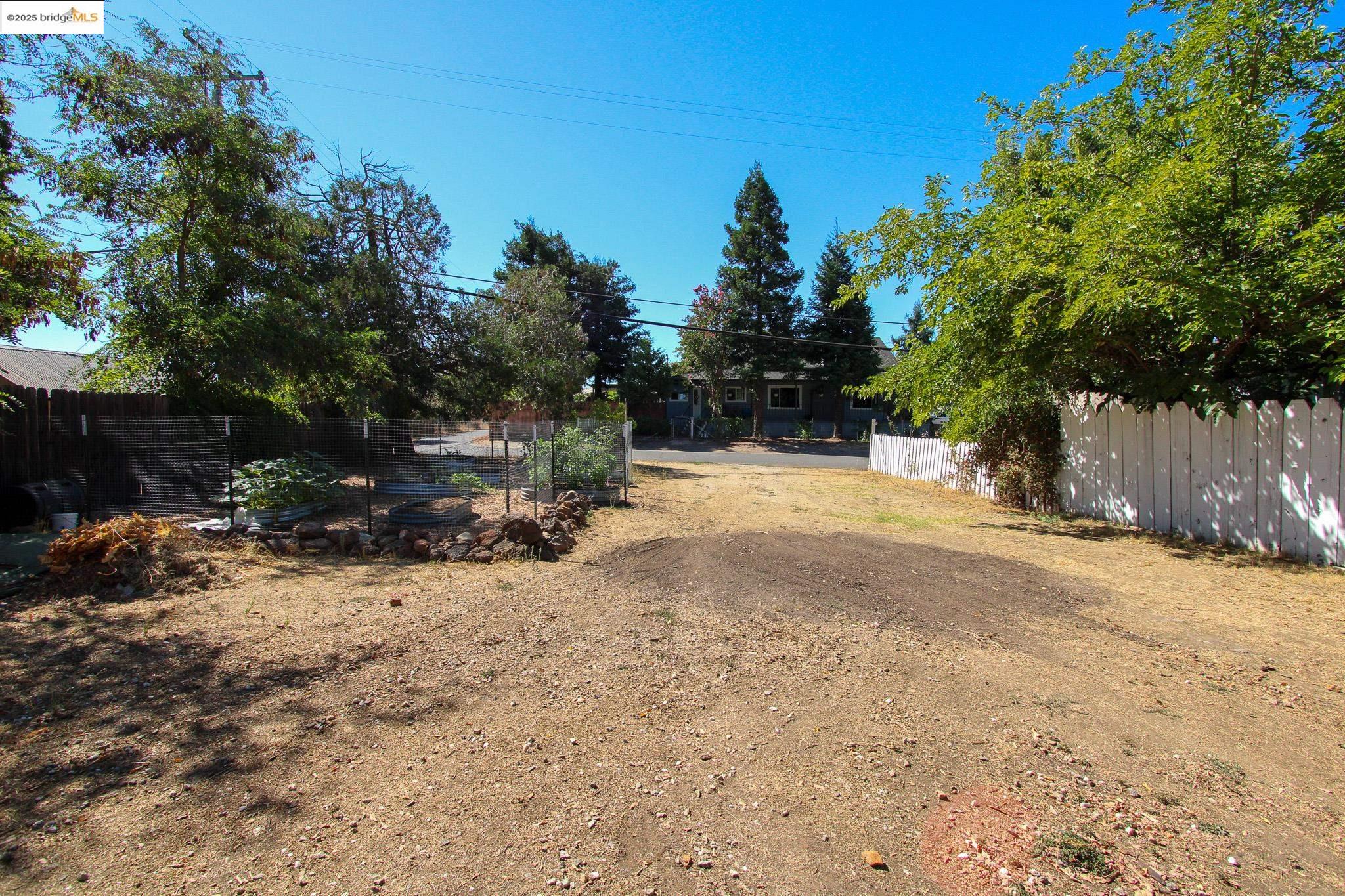 Detail Gallery Image 12 of 31 For 695 Stanislaus Ave, Angels Camp,  CA 95222 - 3 Beds | 1/1 Baths