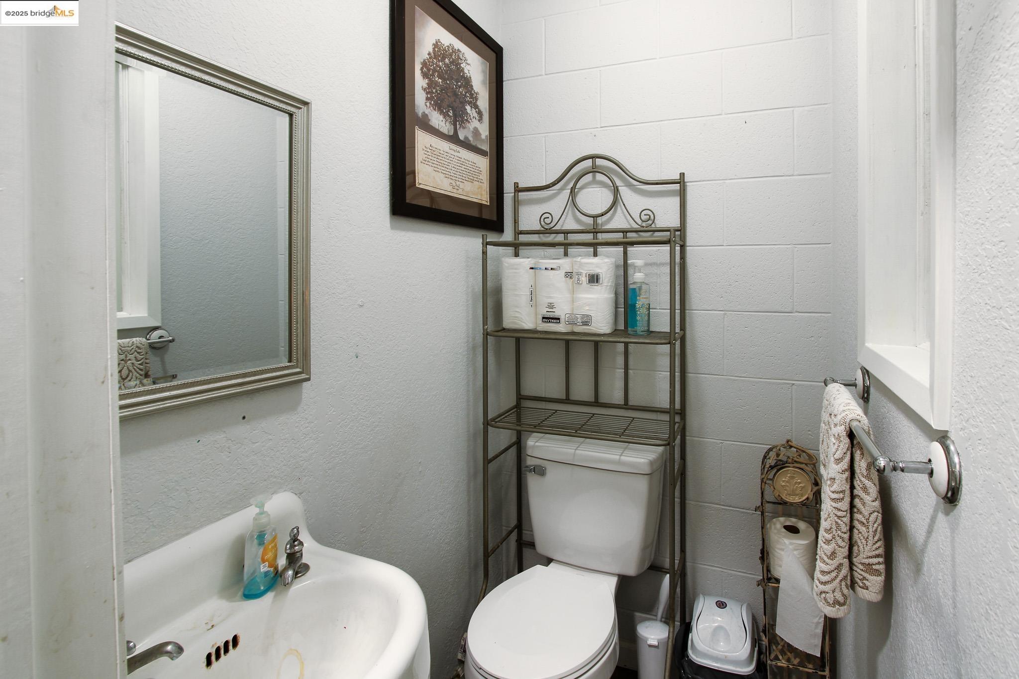 Detail Gallery Image 22 of 31 For 695 Stanislaus Ave, Angels Camp,  CA 95222 - 3 Beds | 1/1 Baths
