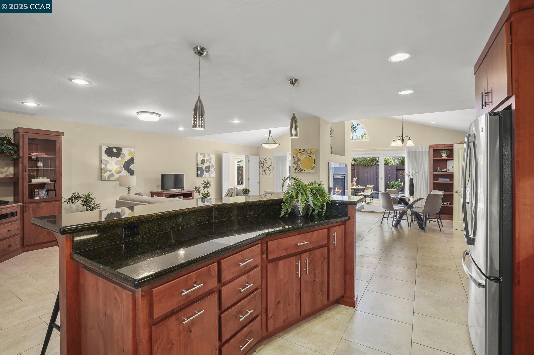 Detail Gallery Image 15 of 29 For 1820 Kenwood Drive, Concord,  CA 91124-4519 - 4 Beds | 2 Baths