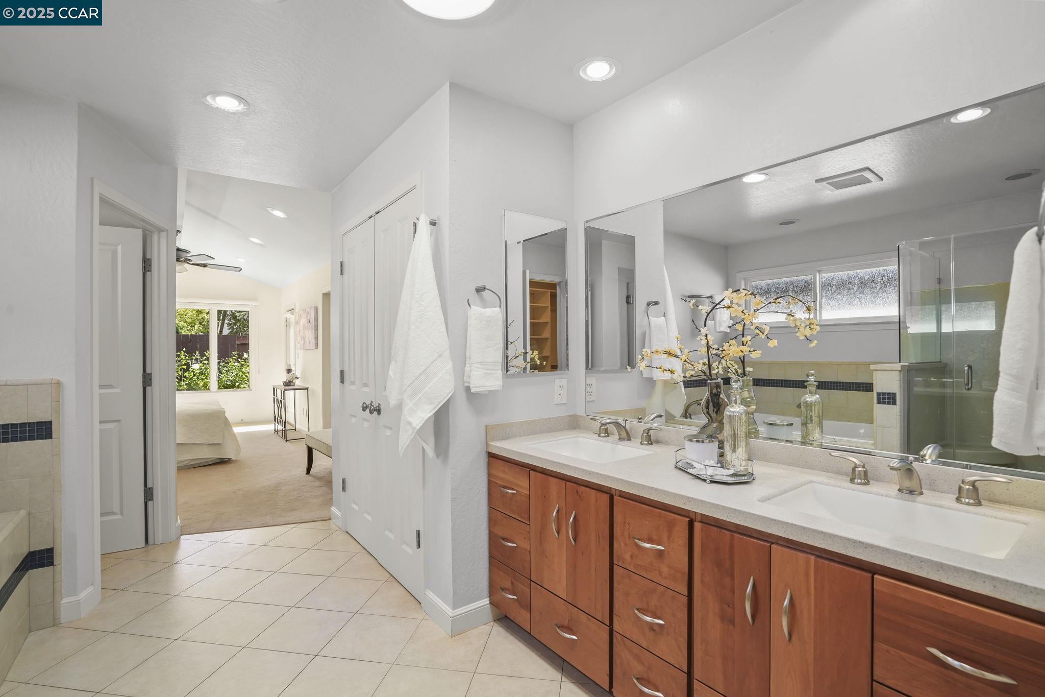 Detail Gallery Image 18 of 29 For 1820 Kenwood Drive, Concord,  CA 91124-4519 - 4 Beds | 2 Baths