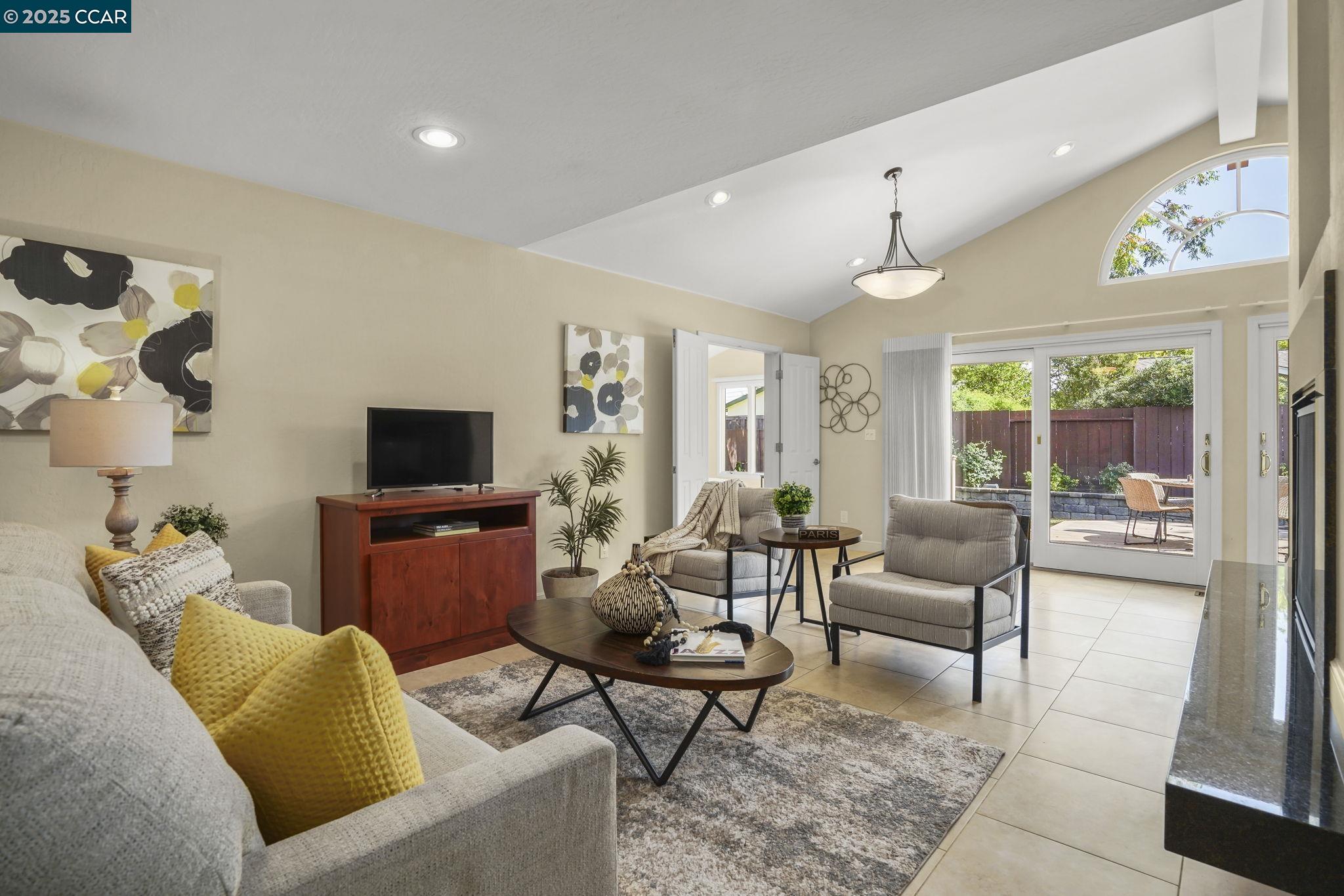 Detail Gallery Image 7 of 29 For 1820 Kenwood Drive, Concord,  CA 91124-4519 - 4 Beds | 2 Baths