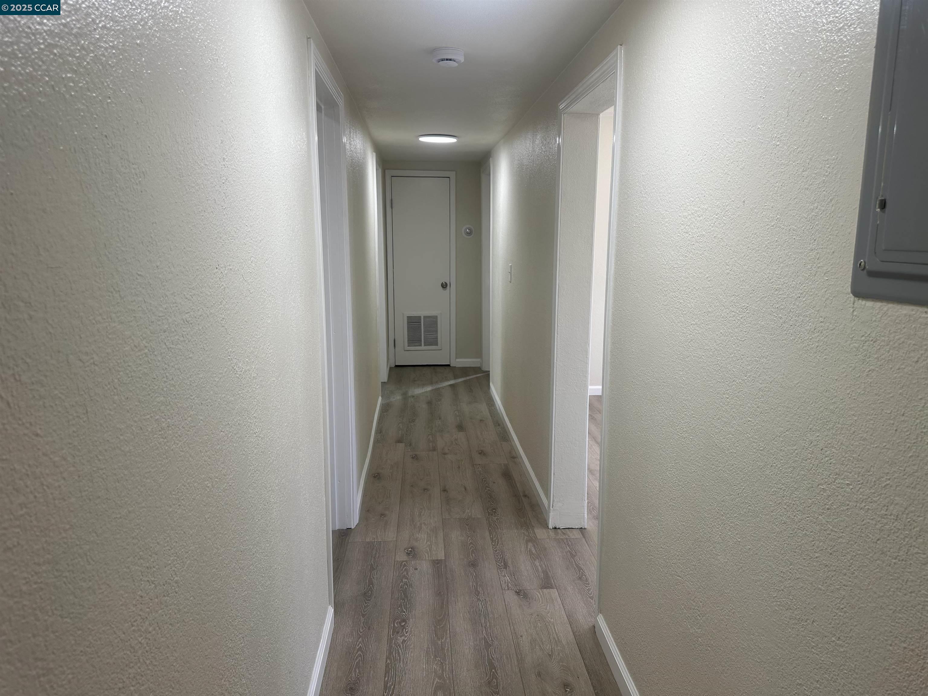 Detail Gallery Image 18 of 40 For 1560 170th Ave, Hayward,  CA 94541 - 3 Beds | 2 Baths