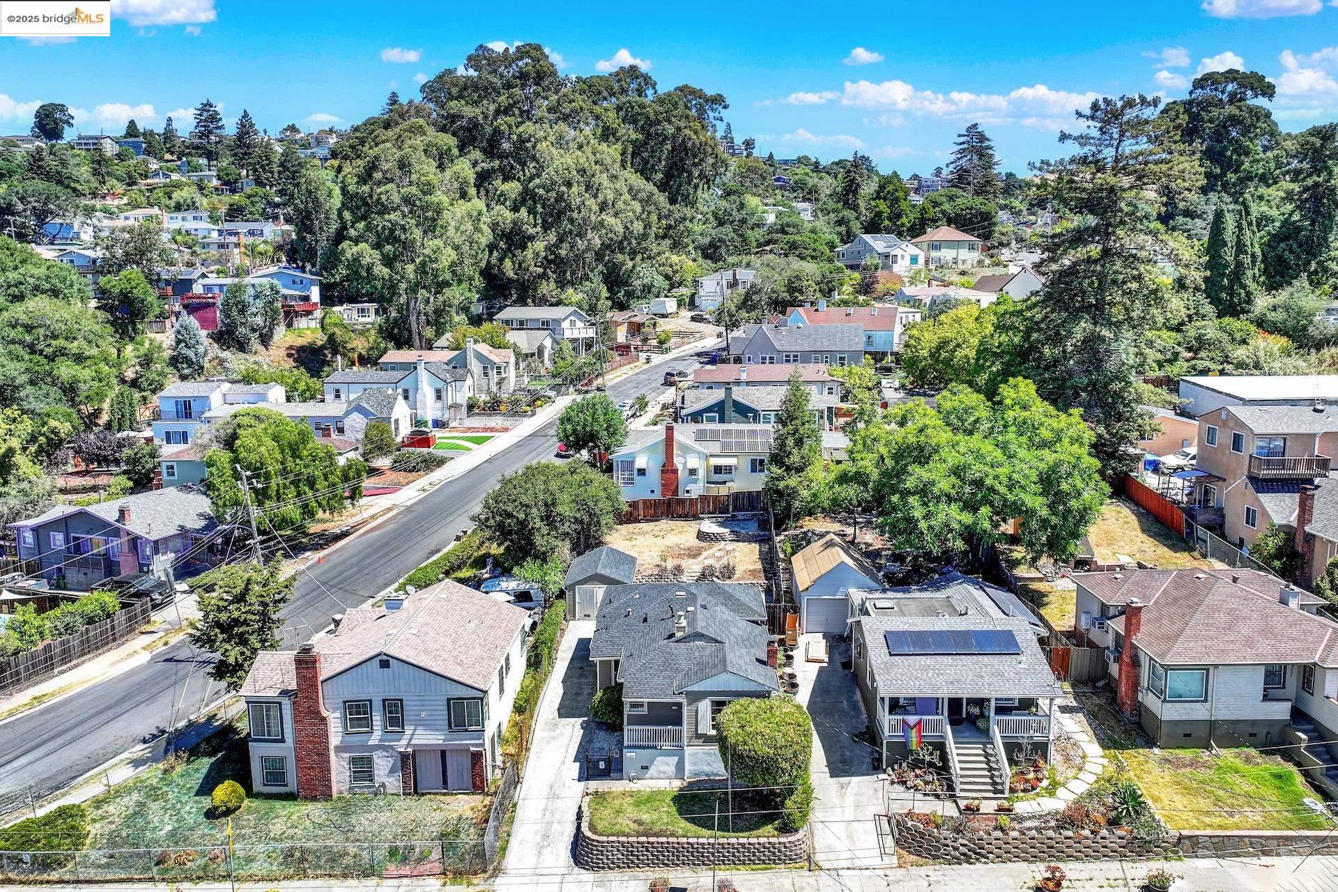 Detail Gallery Image 2 of 37 For 8010 Ney Ave, Oakland,  CA 94605 - 2 Beds | 1 Baths