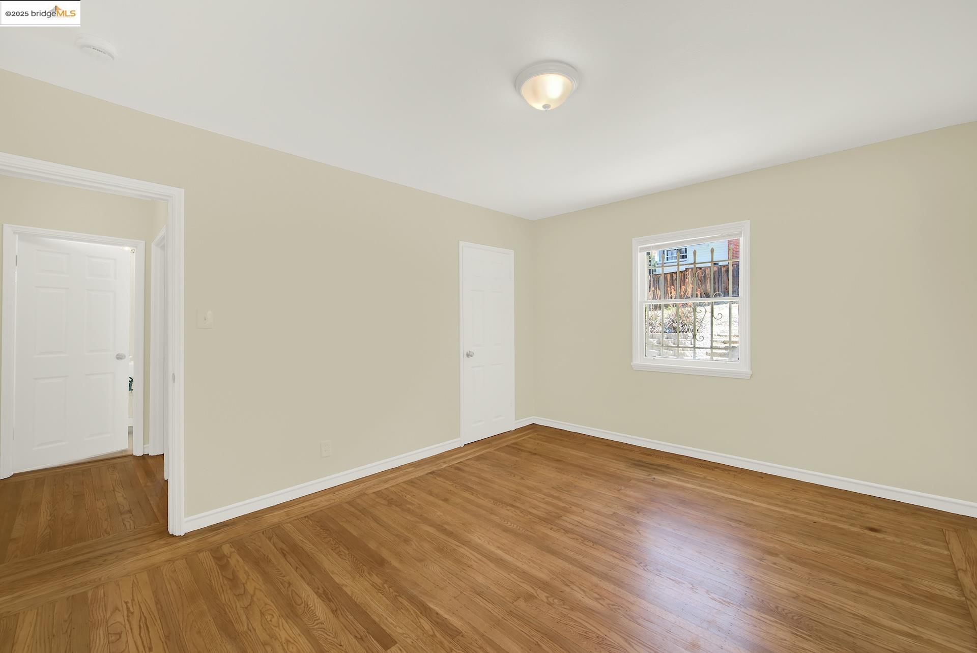 Detail Gallery Image 19 of 37 For 8010 Ney Ave, Oakland,  CA 94605 - 2 Beds | 1 Baths