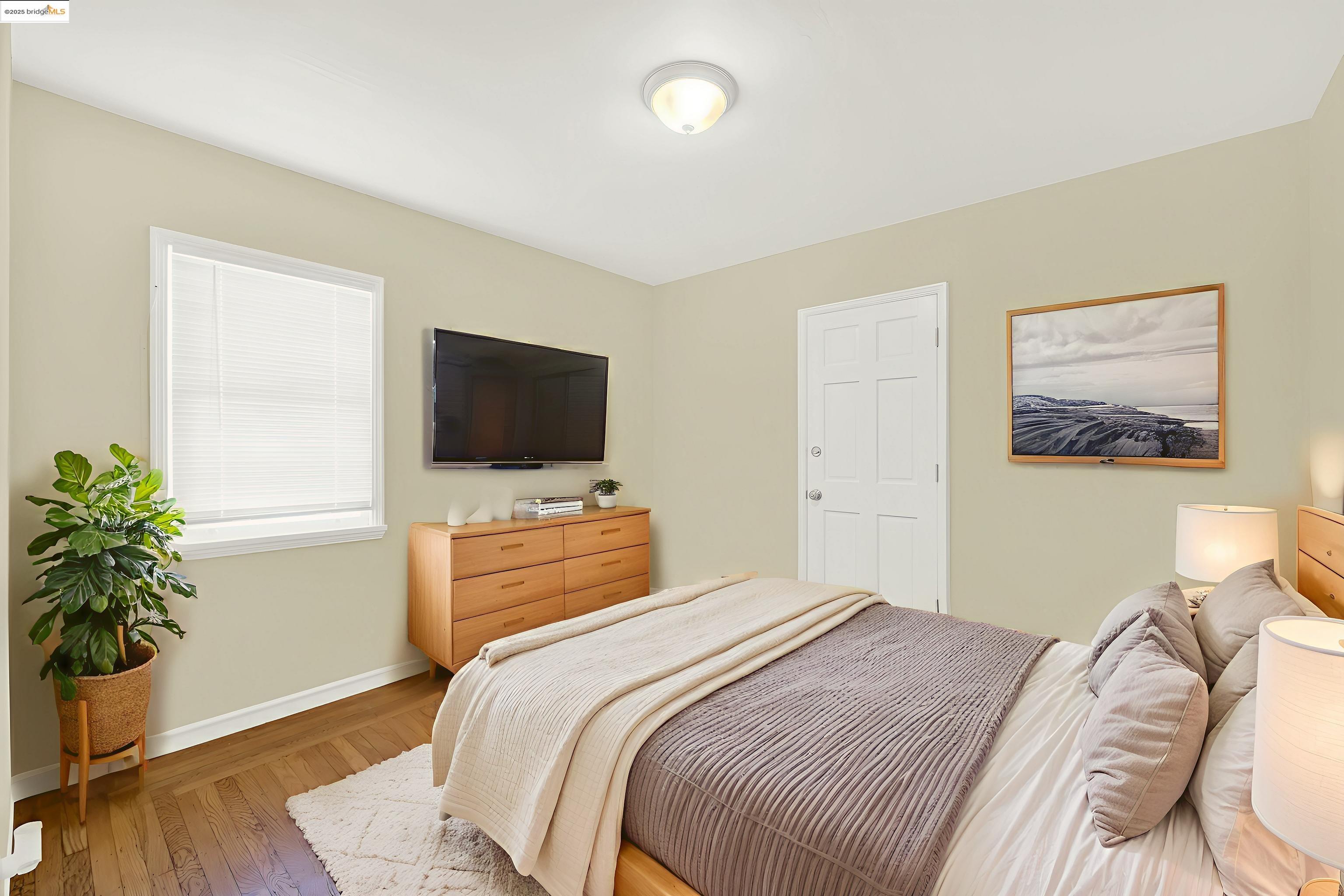 Detail Gallery Image 26 of 37 For 8010 Ney Ave, Oakland,  CA 94605 - 2 Beds | 1 Baths