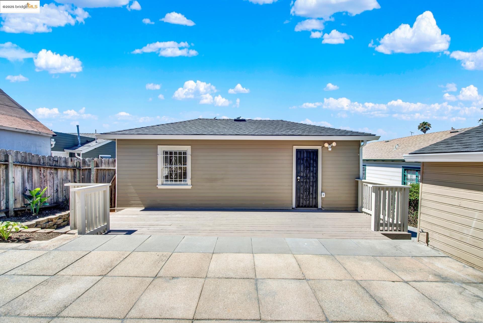 Detail Gallery Image 30 of 37 For 8010 Ney Ave, Oakland,  CA 94605 - 2 Beds | 1 Baths