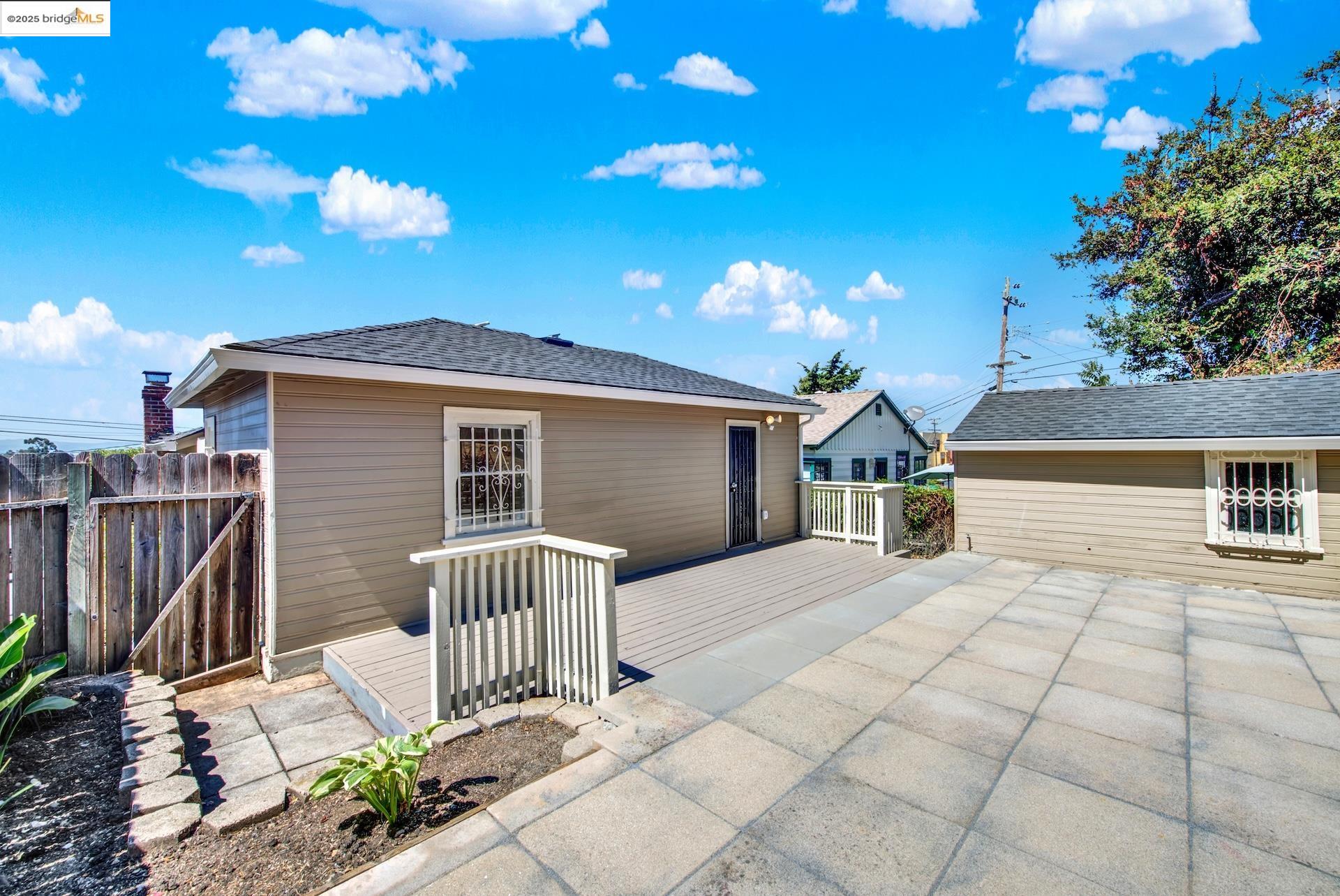 Detail Gallery Image 32 of 37 For 8010 Ney Ave, Oakland,  CA 94605 - 2 Beds | 1 Baths