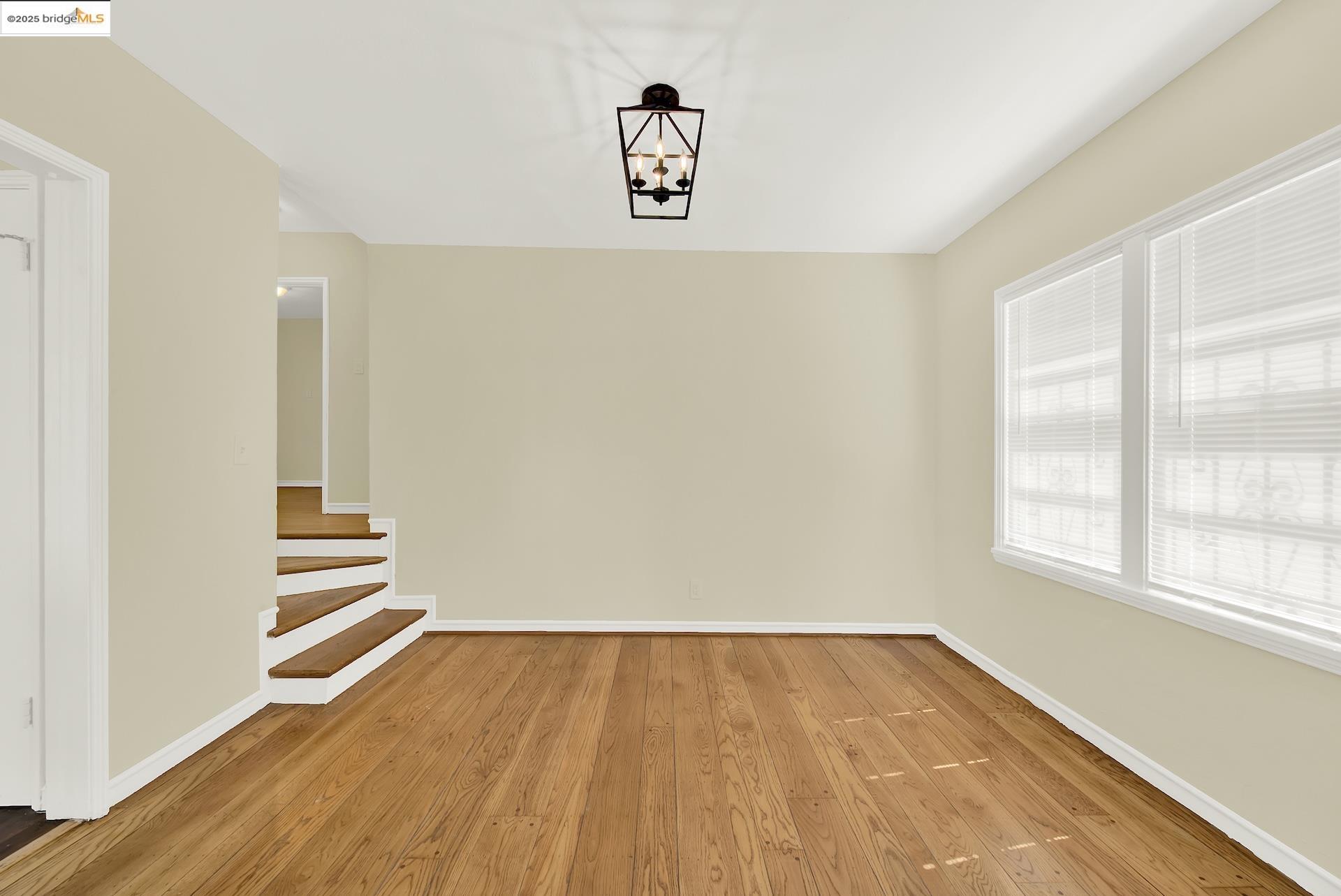 Detail Gallery Image 9 of 37 For 8010 Ney Ave, Oakland,  CA 94605 - 2 Beds | 1 Baths