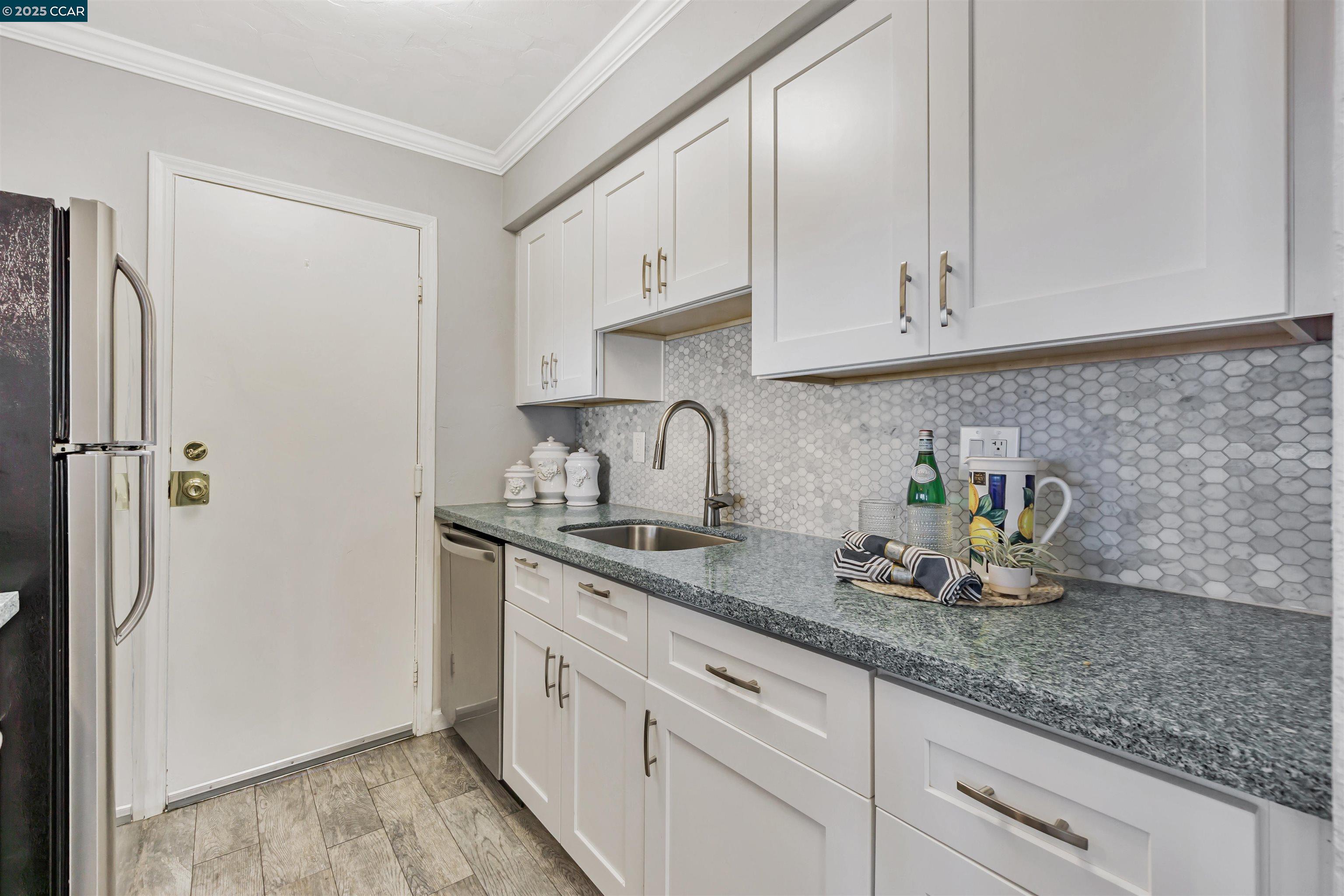 Photo #11: 41109205 Listing: Photo #11