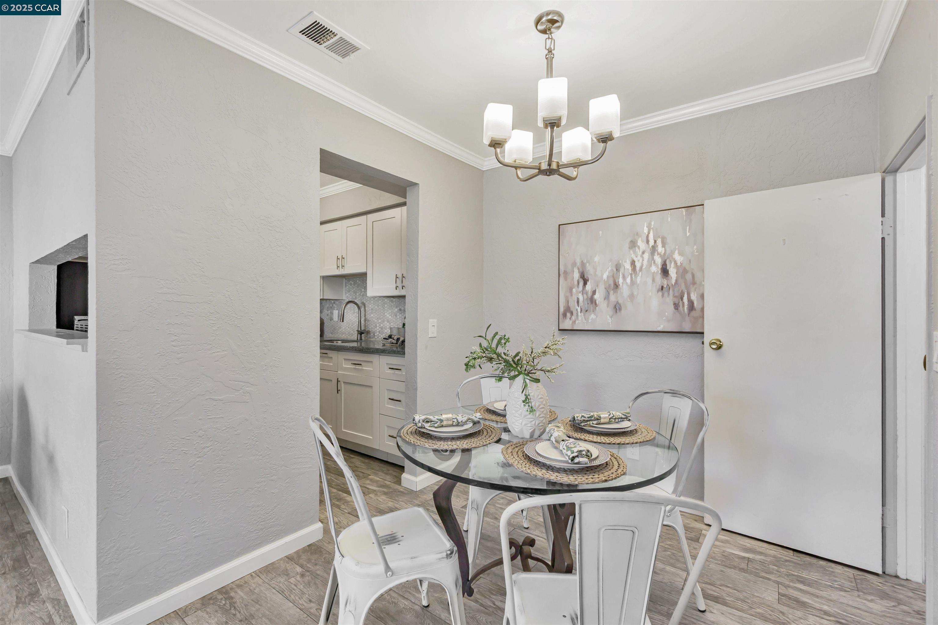 Detail Gallery Image 12 of 39 For 1037 Mohr Ln #C,  Concord,  CA 94518 - 2 Beds | 1/1 Baths