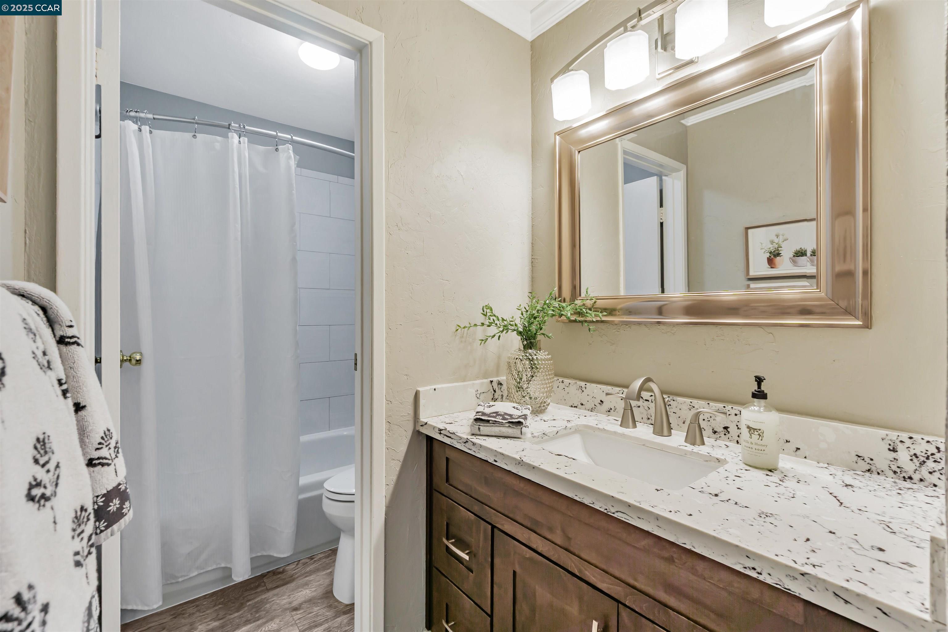 Detail Gallery Image 25 of 39 For 1037 Mohr Ln #C,  Concord,  CA 94518 - 2 Beds | 1/1 Baths