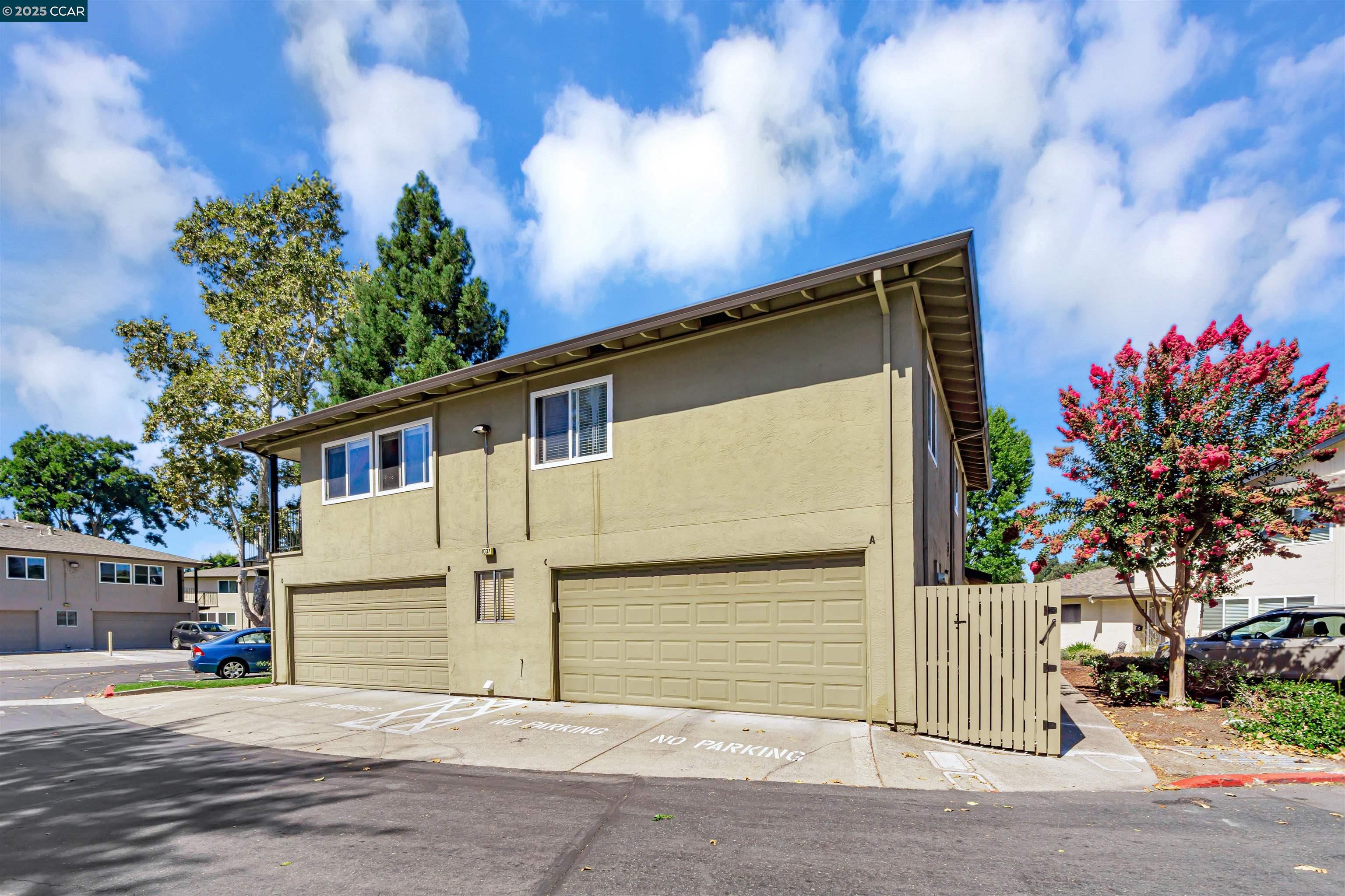 Detail Gallery Image 31 of 39 For 1037 Mohr Ln #C,  Concord,  CA 94518 - 2 Beds | 1/1 Baths