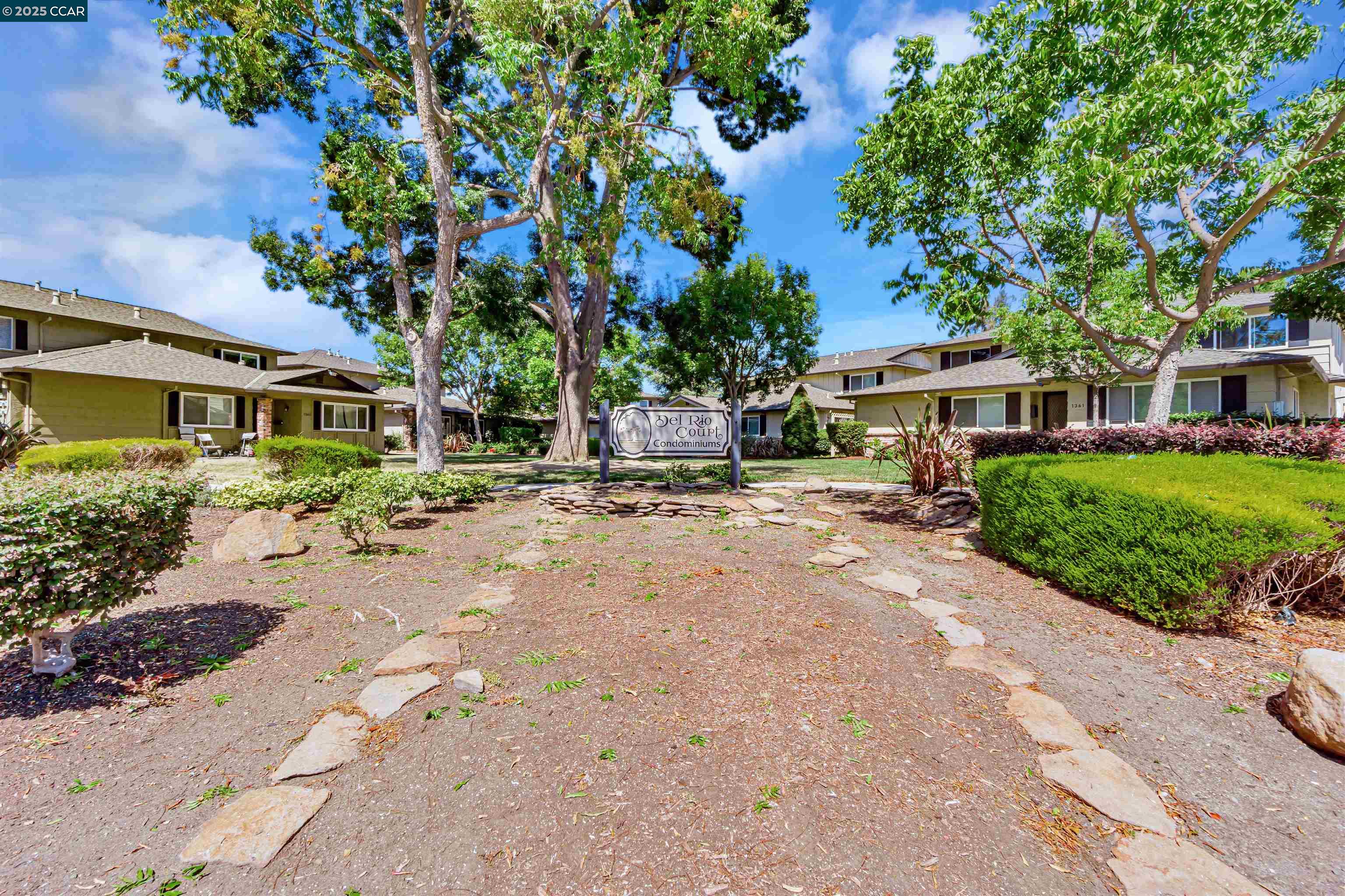 Detail Gallery Image 37 of 39 For 1037 Mohr Ln #C,  Concord,  CA 94518 - 2 Beds | 1/1 Baths