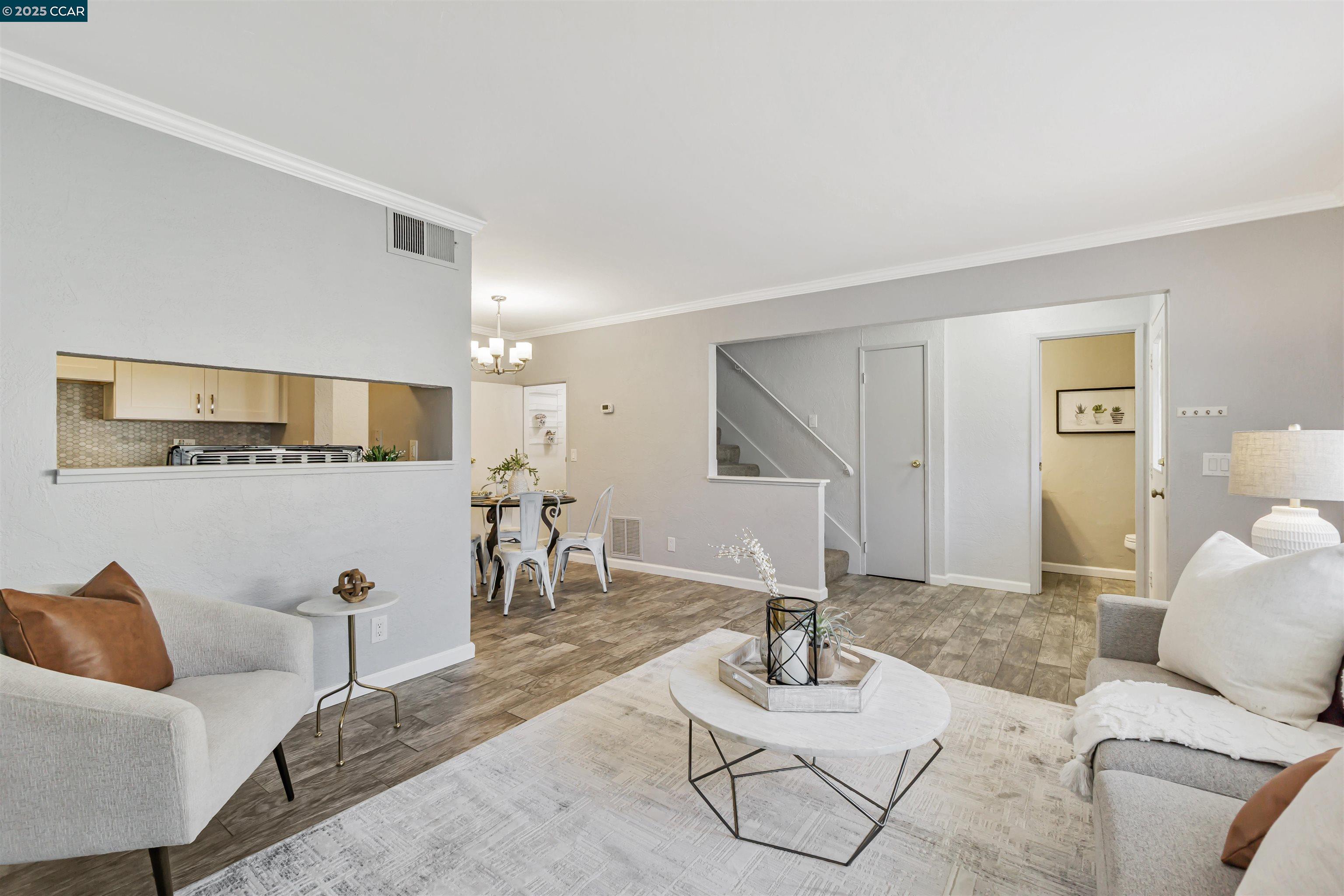 Detail Gallery Image 7 of 39 For 1037 Mohr Ln #C,  Concord,  CA 94518 - 2 Beds | 1/1 Baths