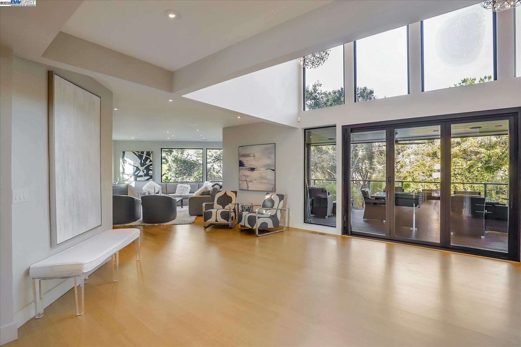 Detail Gallery Image 2 of 40 For Los Dedos Rd, Orinda,  CA 94563 - 4 Beds | 4/1 Baths