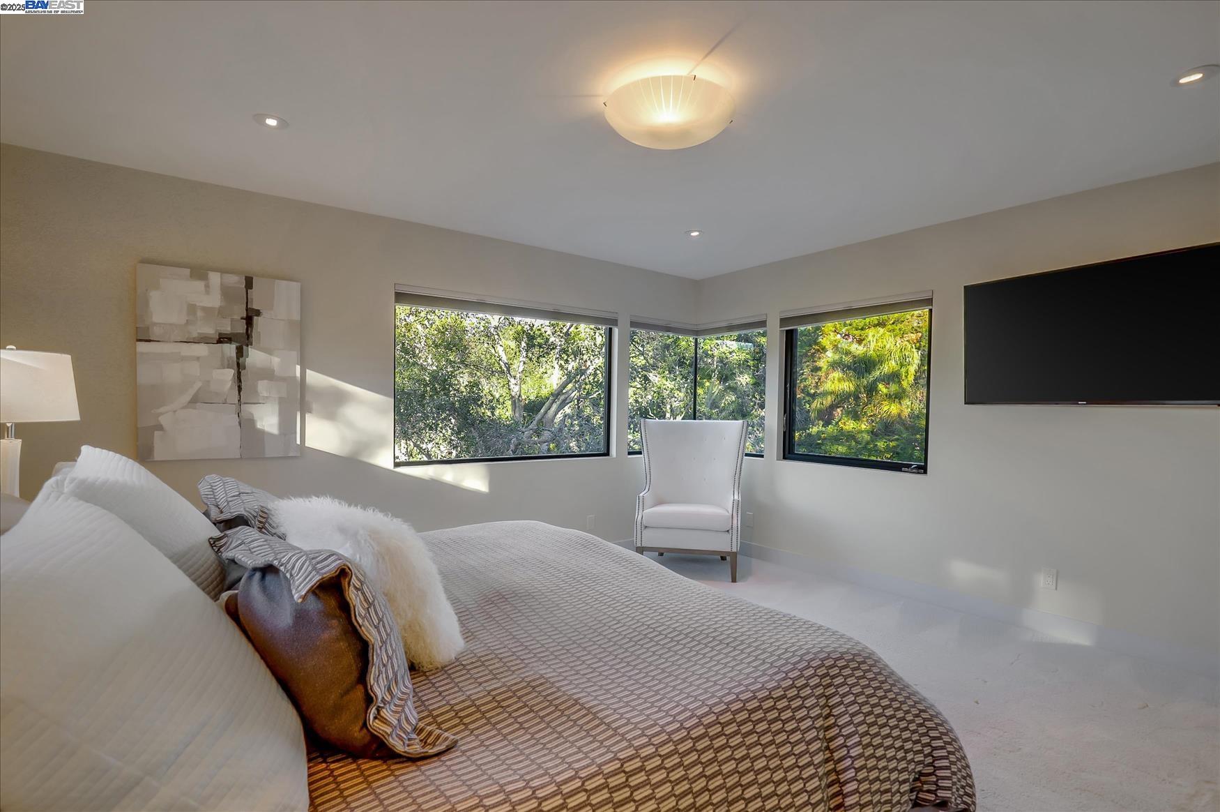 Detail Gallery Image 16 of 40 For Los Dedos Rd, Orinda,  CA 94563 - 4 Beds | 4/1 Baths