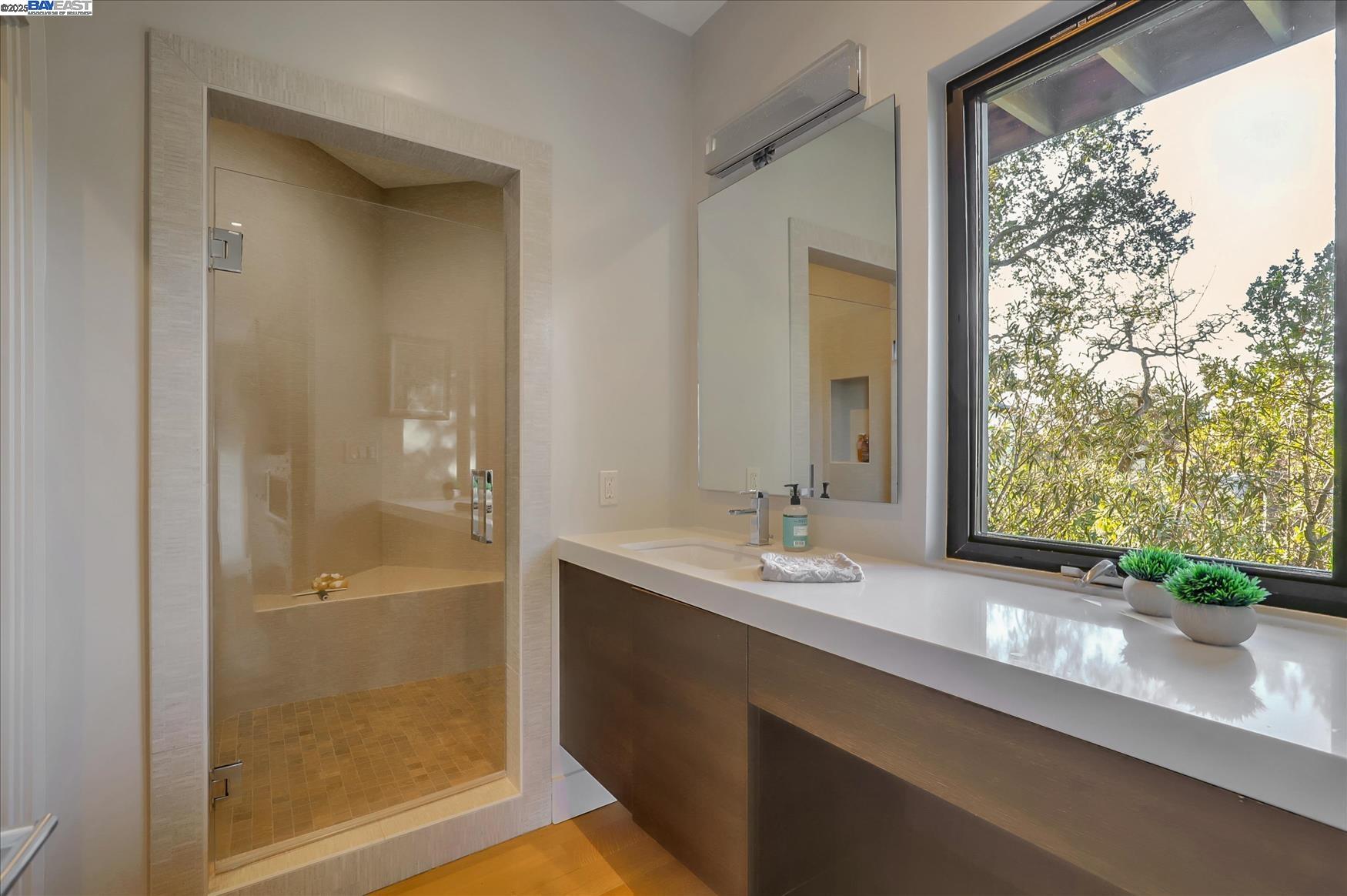 Detail Gallery Image 17 of 40 For Los Dedos Rd, Orinda,  CA 94563 - 4 Beds | 4/1 Baths