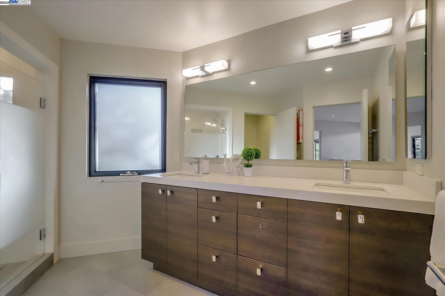 Detail Gallery Image 18 of 40 For Los Dedos Rd, Orinda,  CA 94563 - 4 Beds | 4/1 Baths