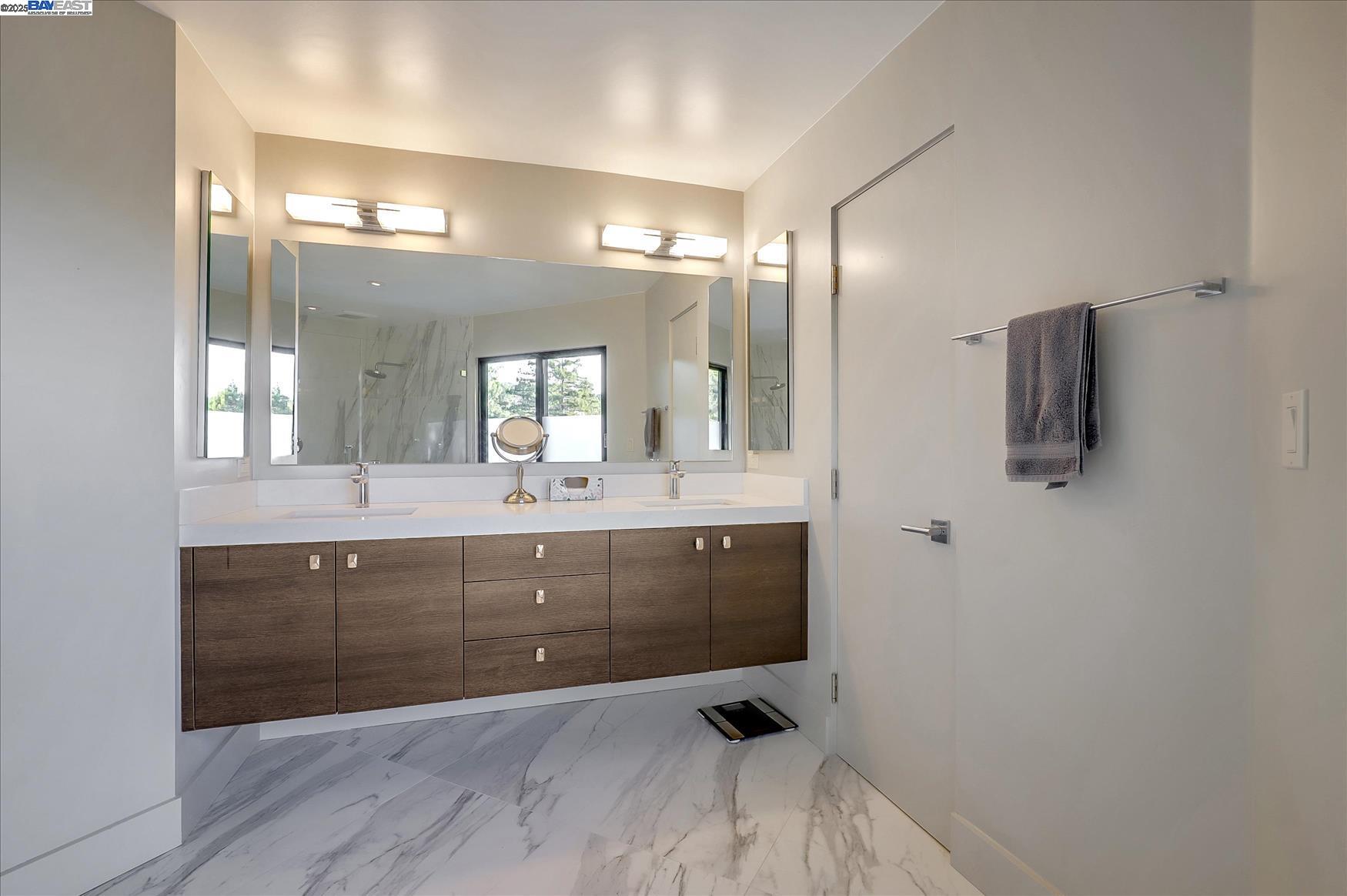 Detail Gallery Image 19 of 40 For Los Dedos Rd, Orinda,  CA 94563 - 4 Beds | 4/1 Baths