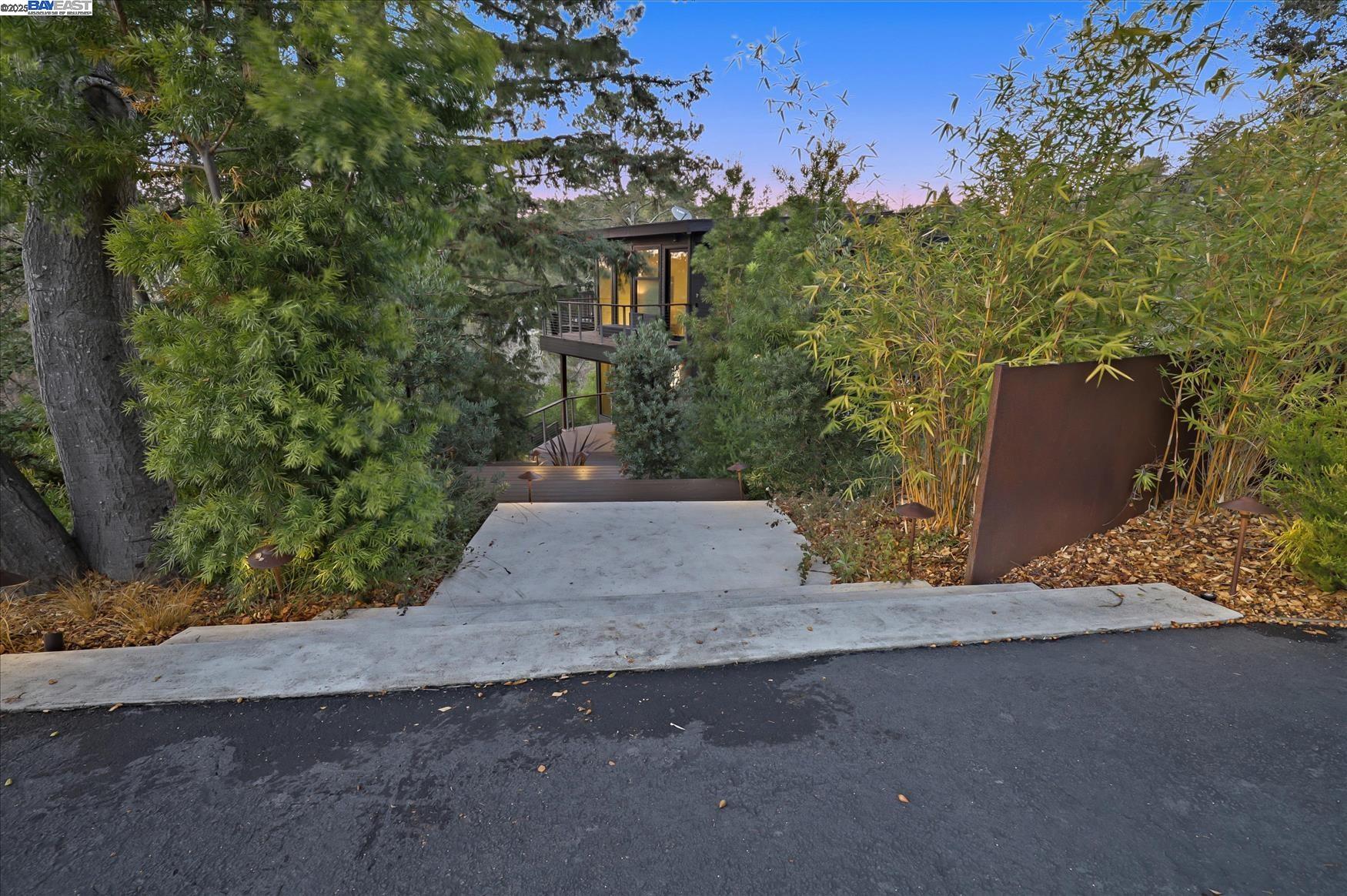 Detail Gallery Image 27 of 40 For Los Dedos Rd, Orinda,  CA 94563 - 4 Beds | 4/1 Baths