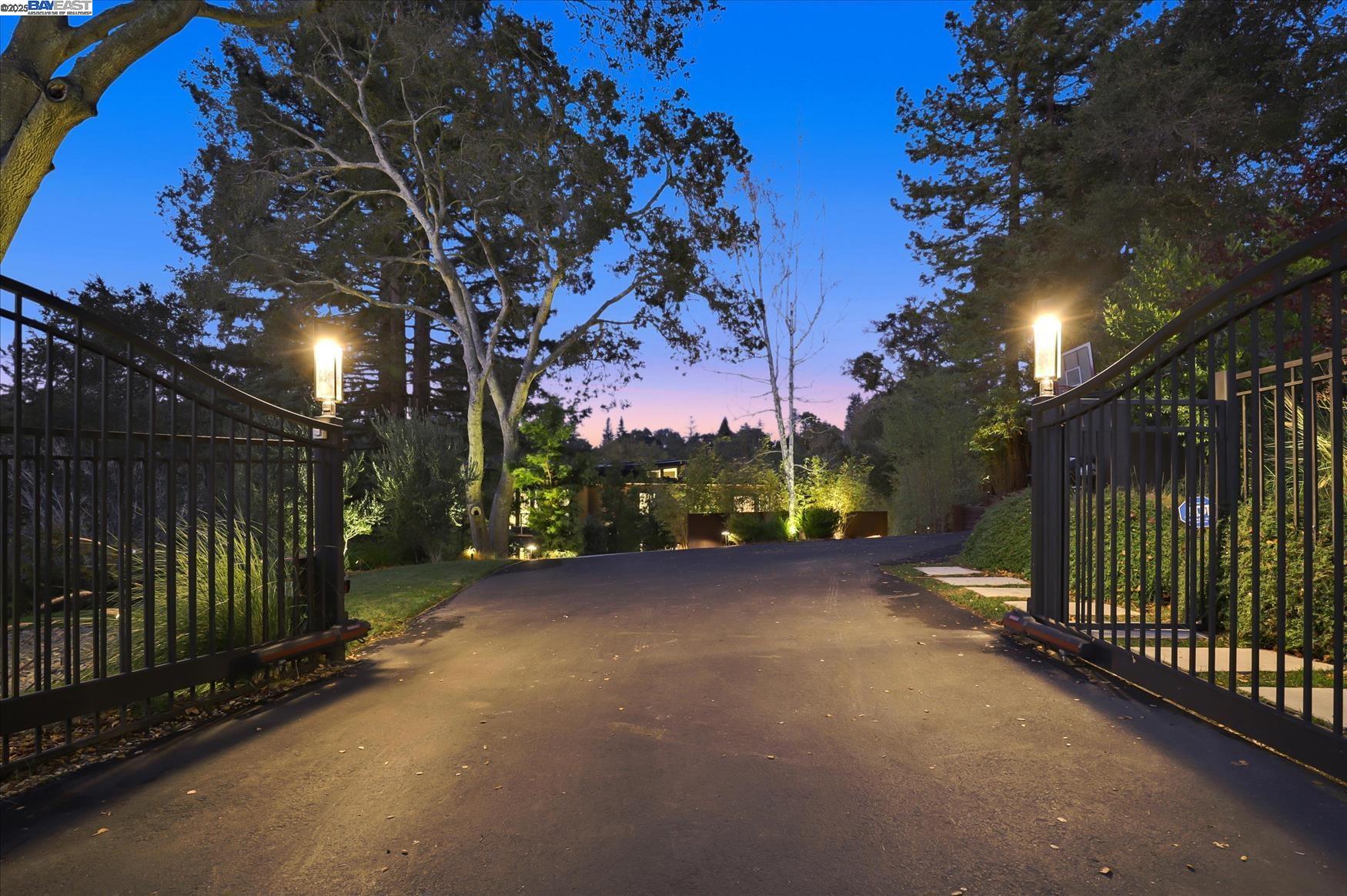 Detail Gallery Image 38 of 40 For Los Dedos Rd, Orinda,  CA 94563 - 4 Beds | 4/1 Baths