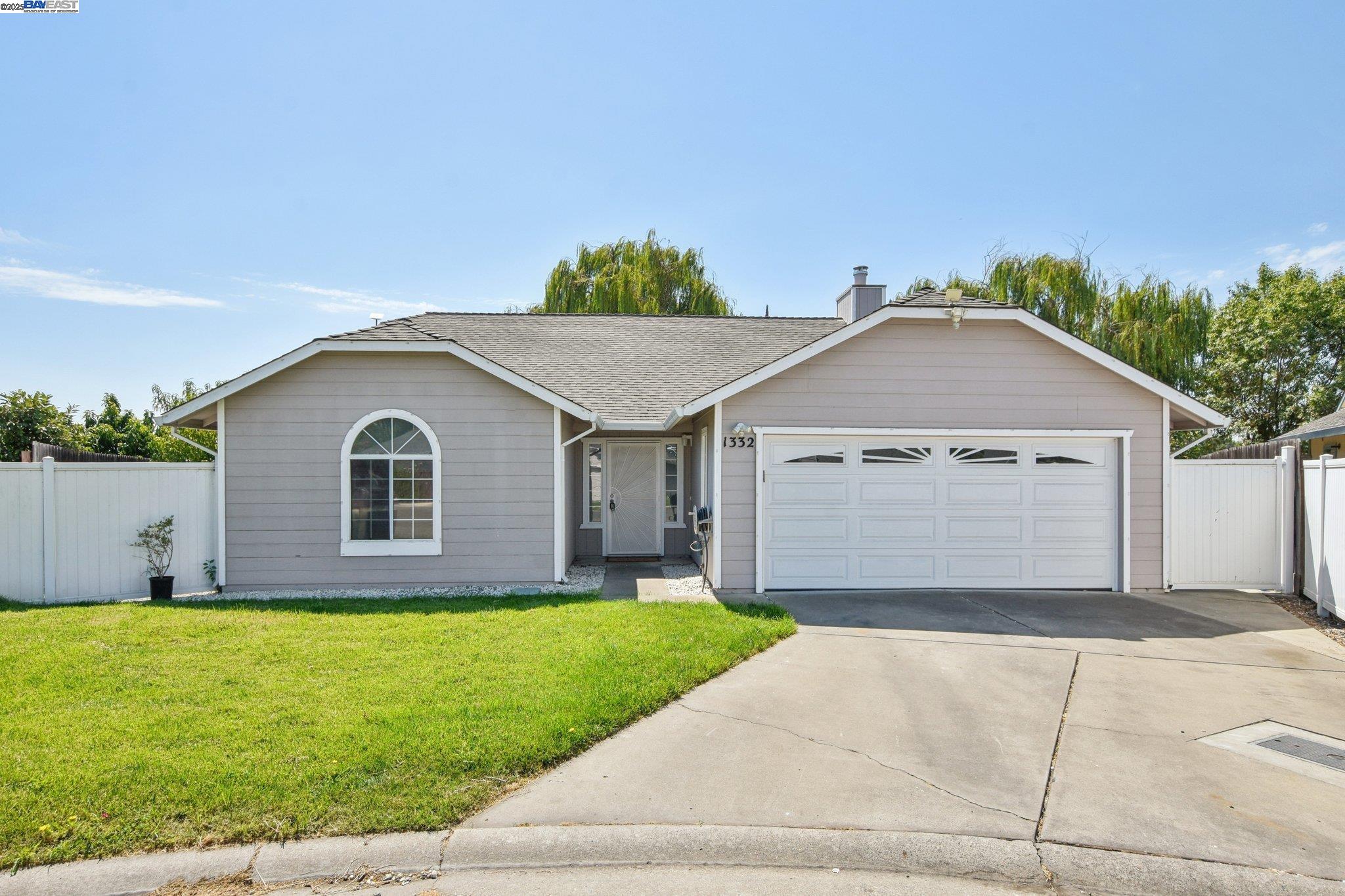 Detail Gallery Image 1 of 42 For 1332 Corodon St, Walnut Grove,  CA 95690 - 3 Beds | 2 Baths