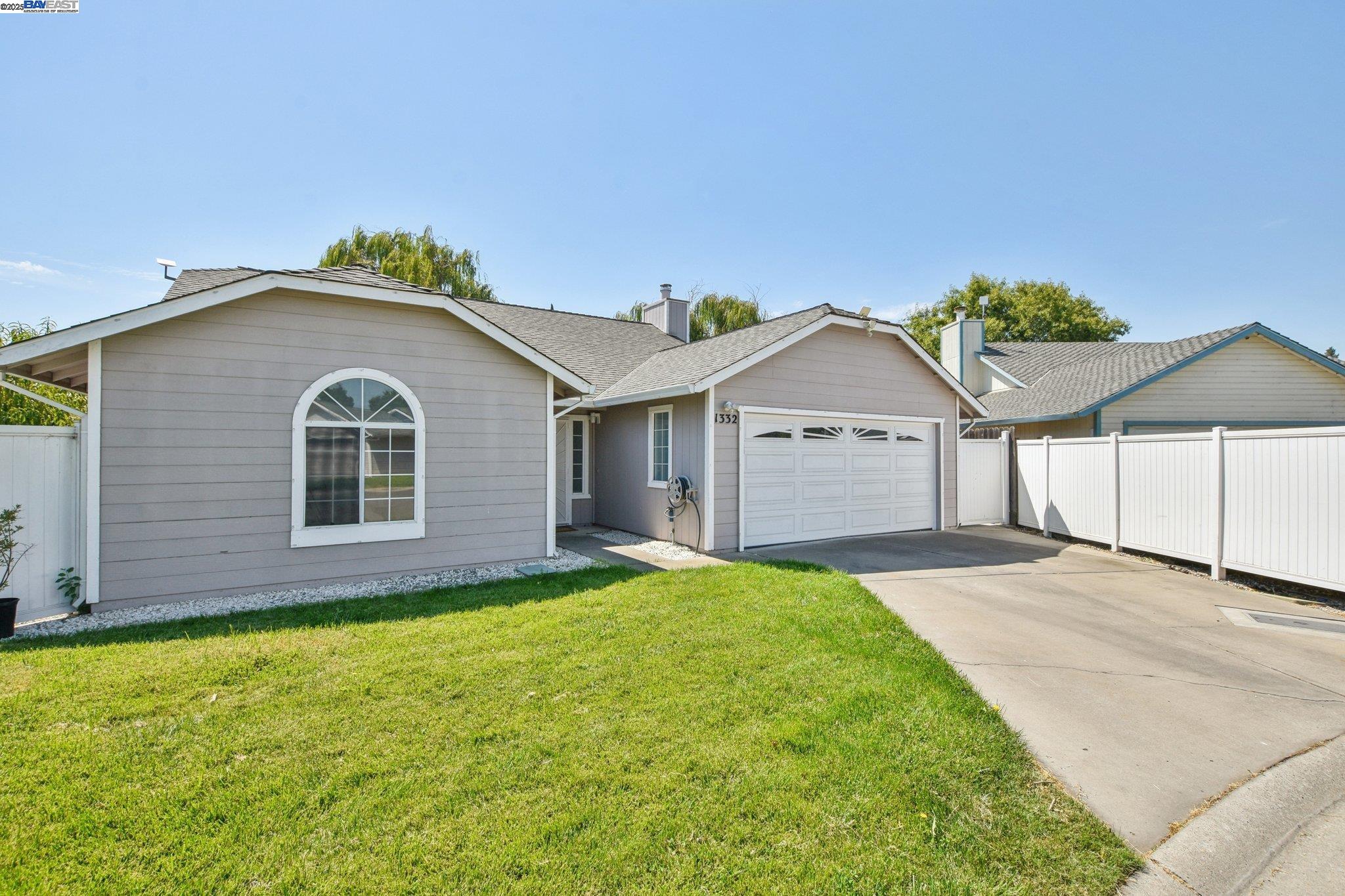 Detail Gallery Image 2 of 42 For 1332 Corodon St, Walnut Grove,  CA 95690 - 3 Beds | 2 Baths