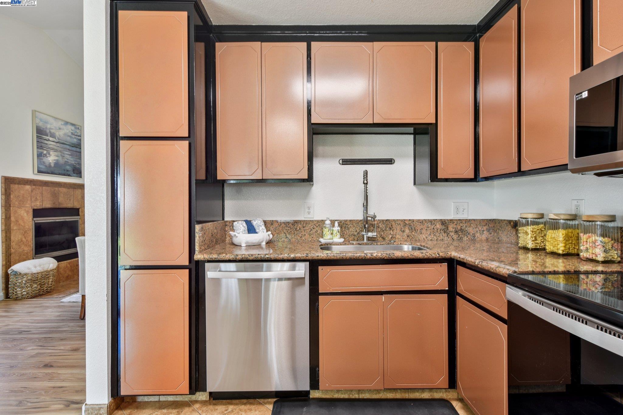 Detail Gallery Image 11 of 42 For 1332 Corodon St, Walnut Grove,  CA 95690 - 3 Beds | 2 Baths