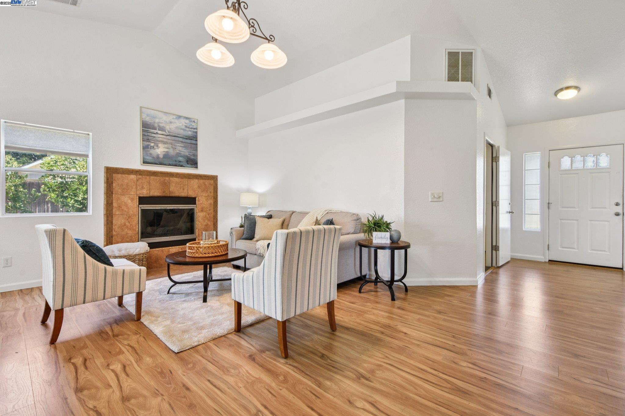 Detail Gallery Image 5 of 42 For 1332 Corodon St, Walnut Grove,  CA 95690 - 3 Beds | 2 Baths
