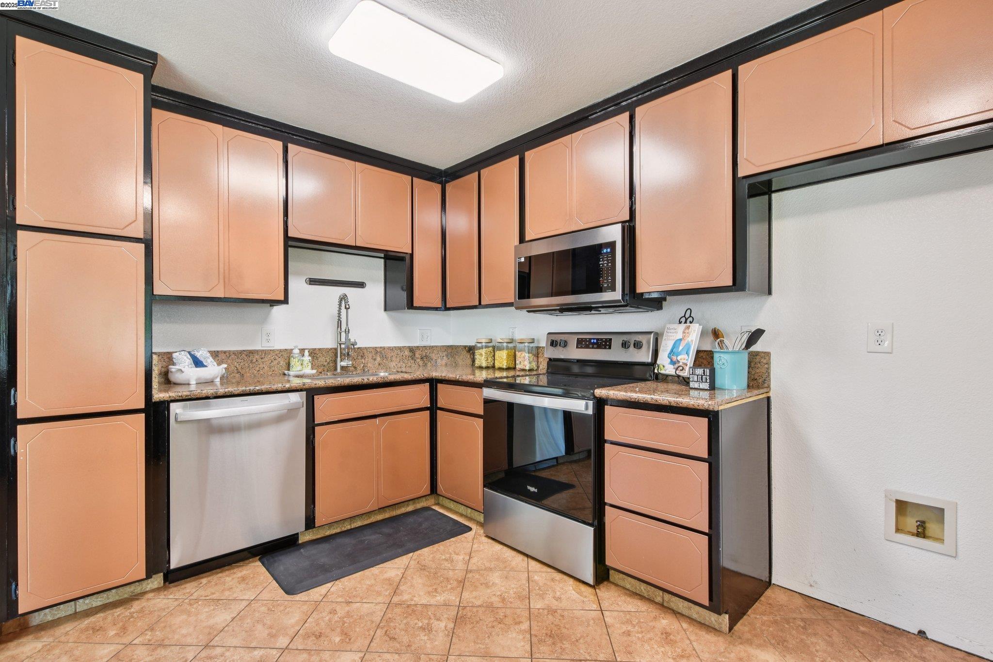 Detail Gallery Image 9 of 42 For 1332 Corodon St, Walnut Grove,  CA 95690 - 3 Beds | 2 Baths