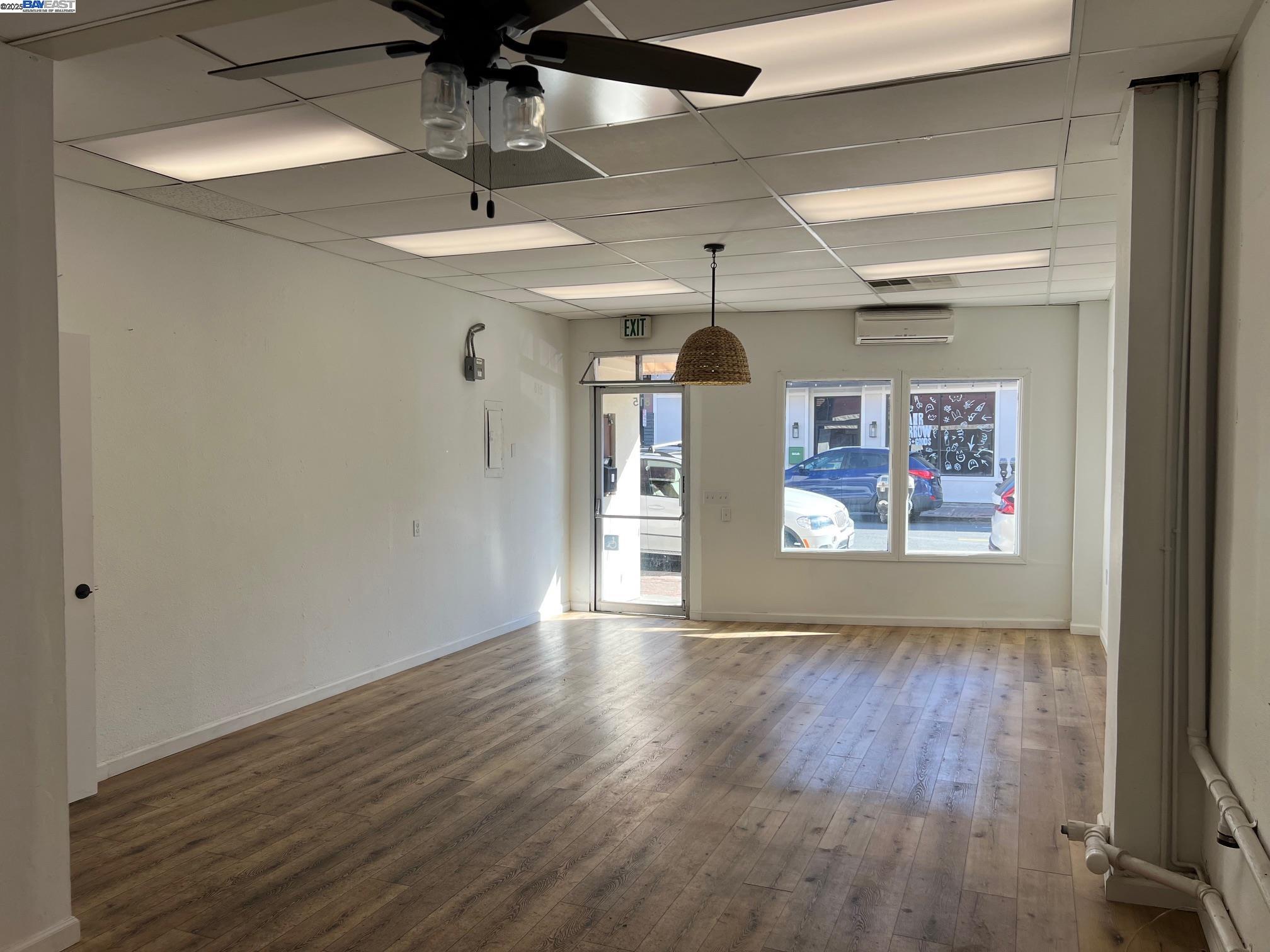 Detail Gallery Image 4 of 10 For 815 Main Street, Martinez,  CA 94553 - – Beds | – Baths