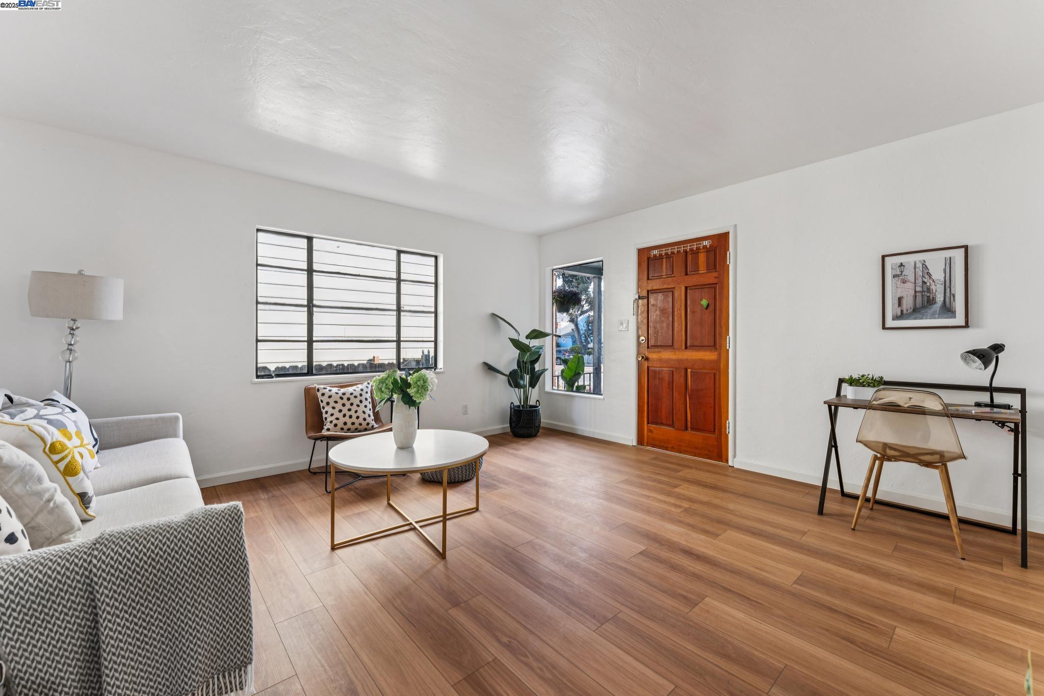Detail Gallery Image 5 of 35 For 2109 Lincoln Ave, Alameda,  CA 94501 - – Beds | – Baths