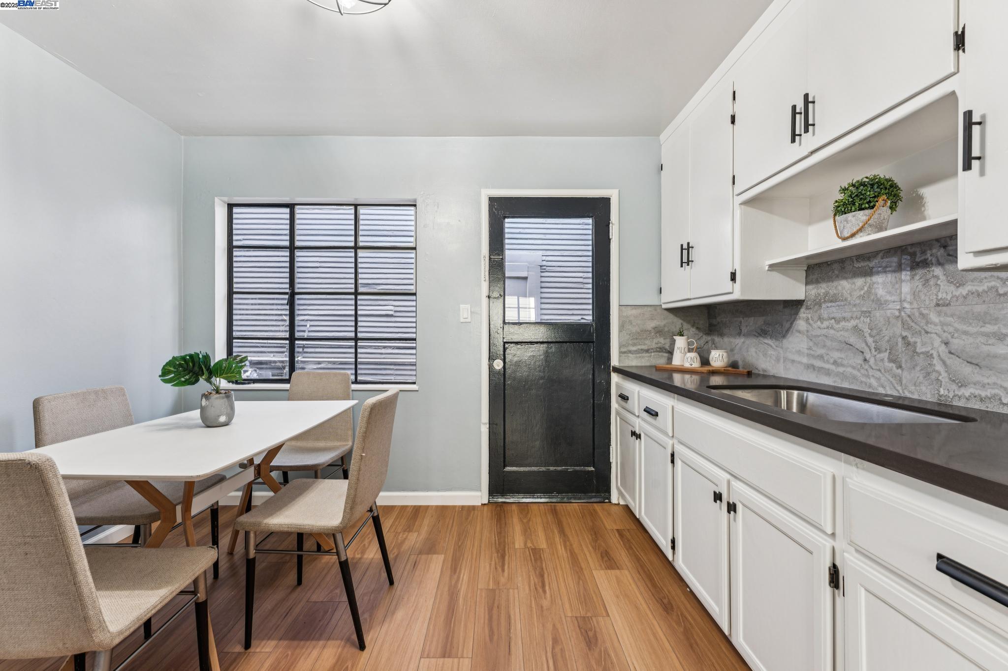 Detail Gallery Image 7 of 35 For 2109 Lincoln Ave, Alameda,  CA 94501 - – Beds | – Baths