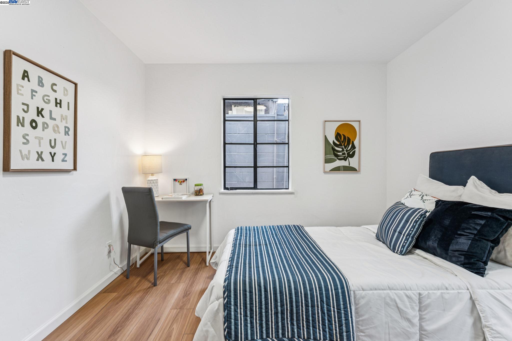Detail Gallery Image 13 of 38 For 2109 Lincoln Ave, Alameda,  CA 94501 - 4 Beds | 3 Baths