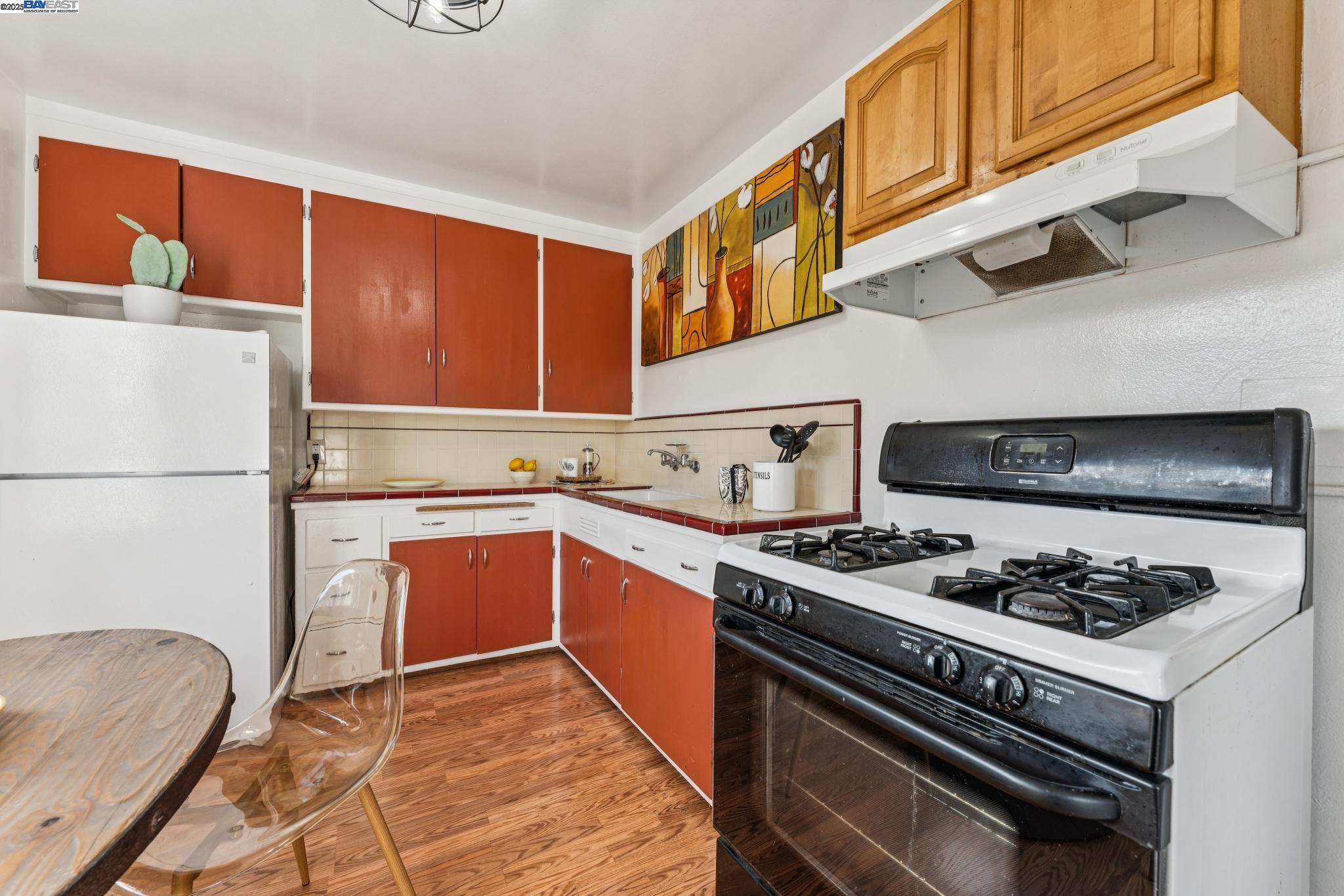Detail Gallery Image 24 of 38 For 2109 Lincoln Ave, Alameda,  CA 94501 - 4 Beds | 3 Baths